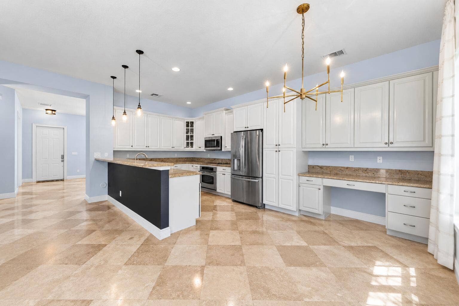 115 VIA POINCIANA Lane, Boca Raton, FL 33487 Bright Modern Kitchen and Entryway