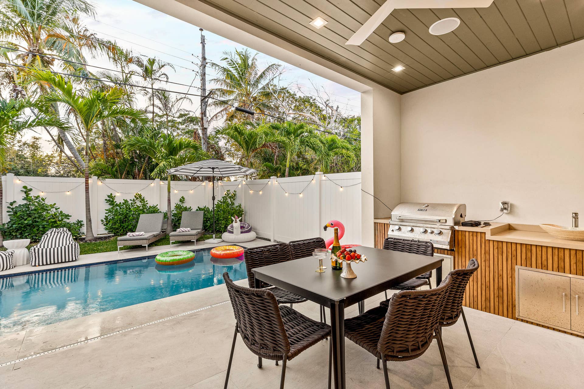 1209 NE 11th Avenue, Fort Lauderdale, FL 33304 20241221-20241221-CW5A1092