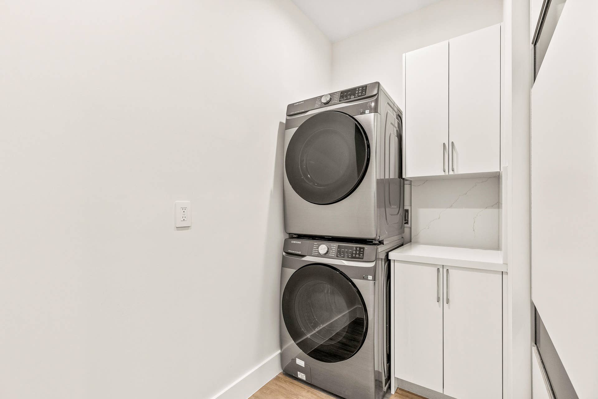 1209 NE 11th Avenue, Fort Lauderdale, FL 33304 20241221-20241221-CW5A0882