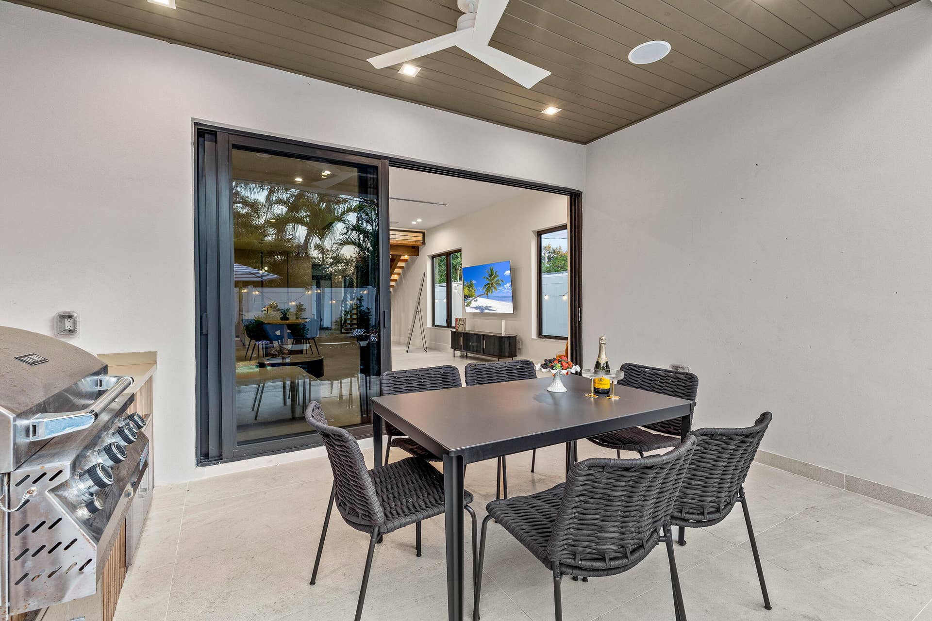 1209 NE 11th Avenue, Fort Lauderdale, FL 33304 20241221-20241221-CW5A1122