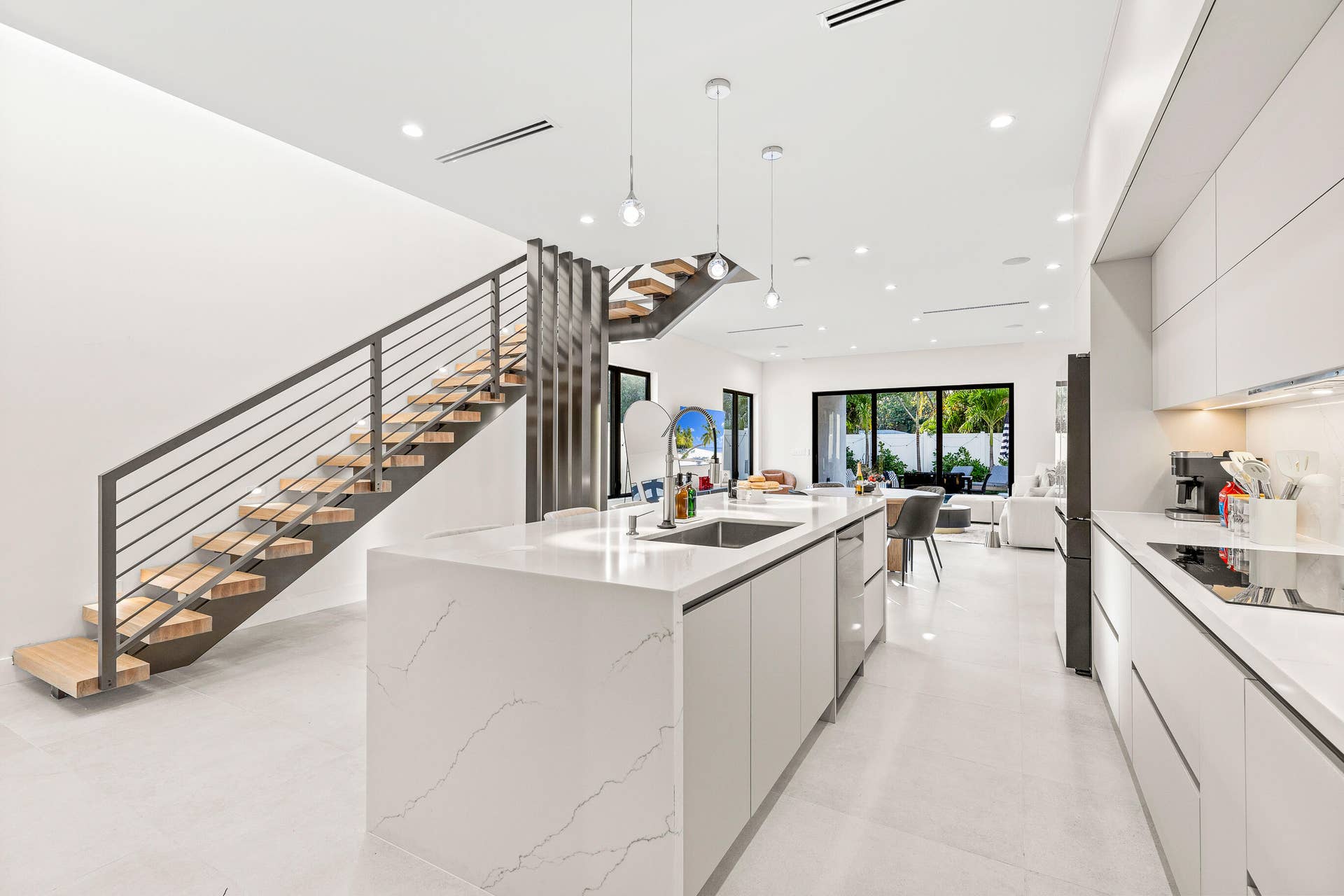 1209 NE 11th Avenue, Fort Lauderdale, FL 33304 20241221-20241221-CW5A0725