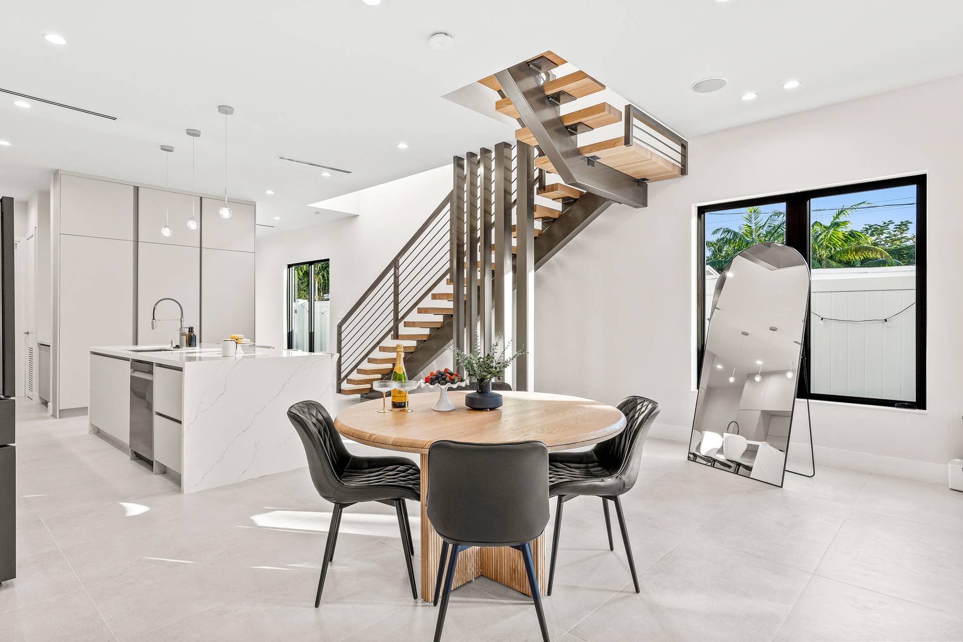 1209 NE 11th Avenue, Fort Lauderdale, FL 33304 20241221-20241221-CW5A0785