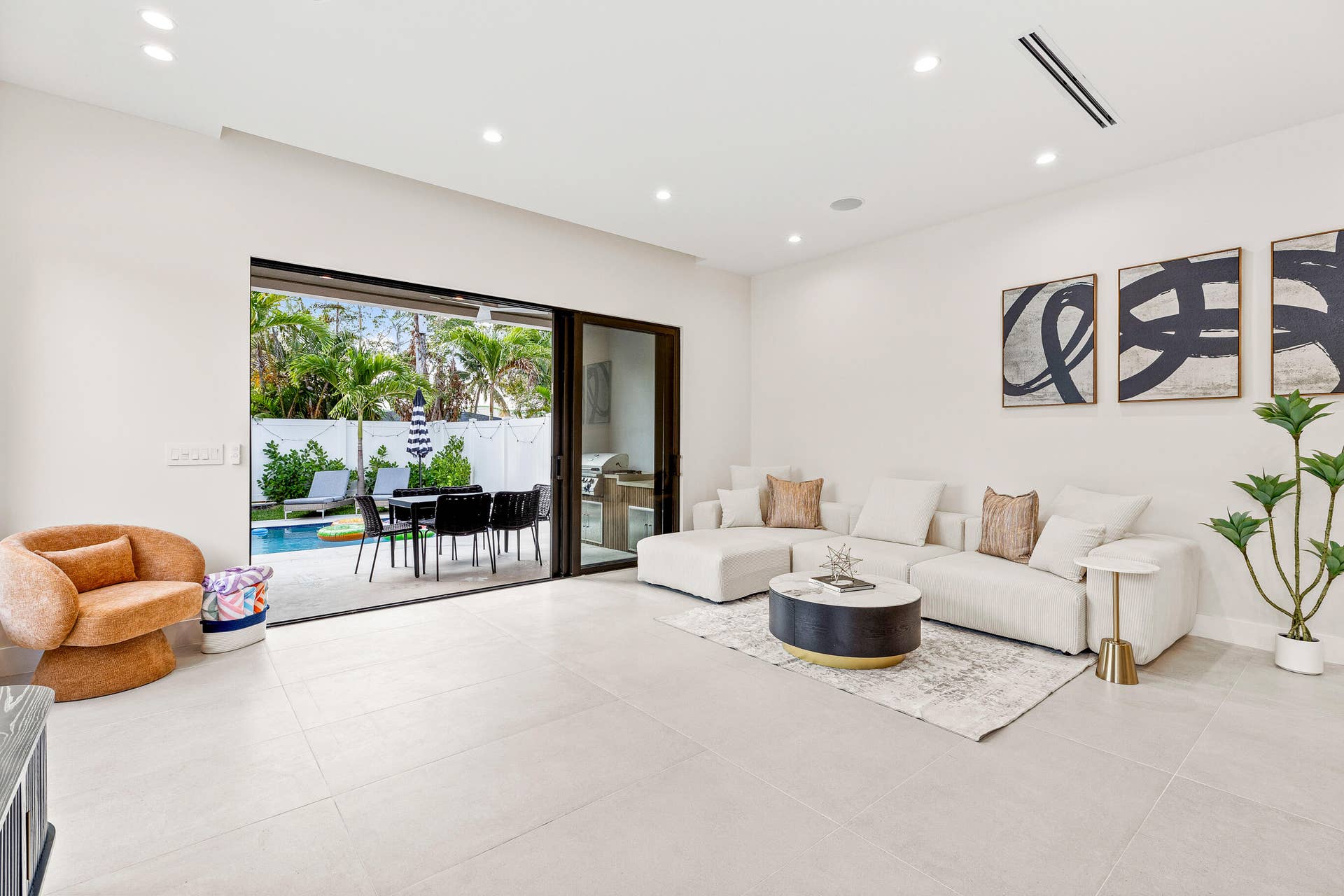 1209 NE 11th Avenue, Fort Lauderdale, FL 33304 20241221-20241221-CW5A0870
