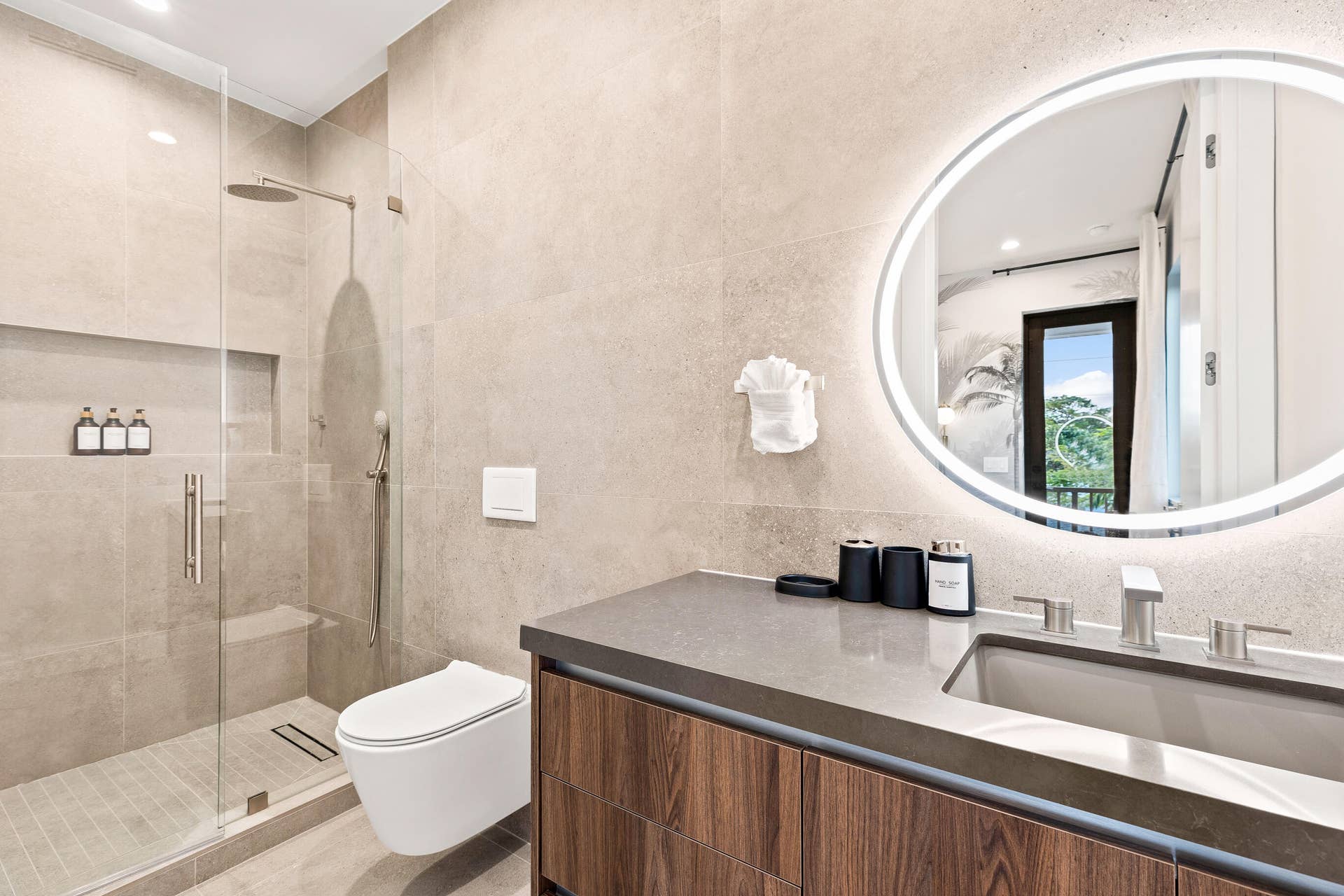1209 NE 11th Avenue, Fort Lauderdale, FL 33304 20241221-20241221-CW5A1078