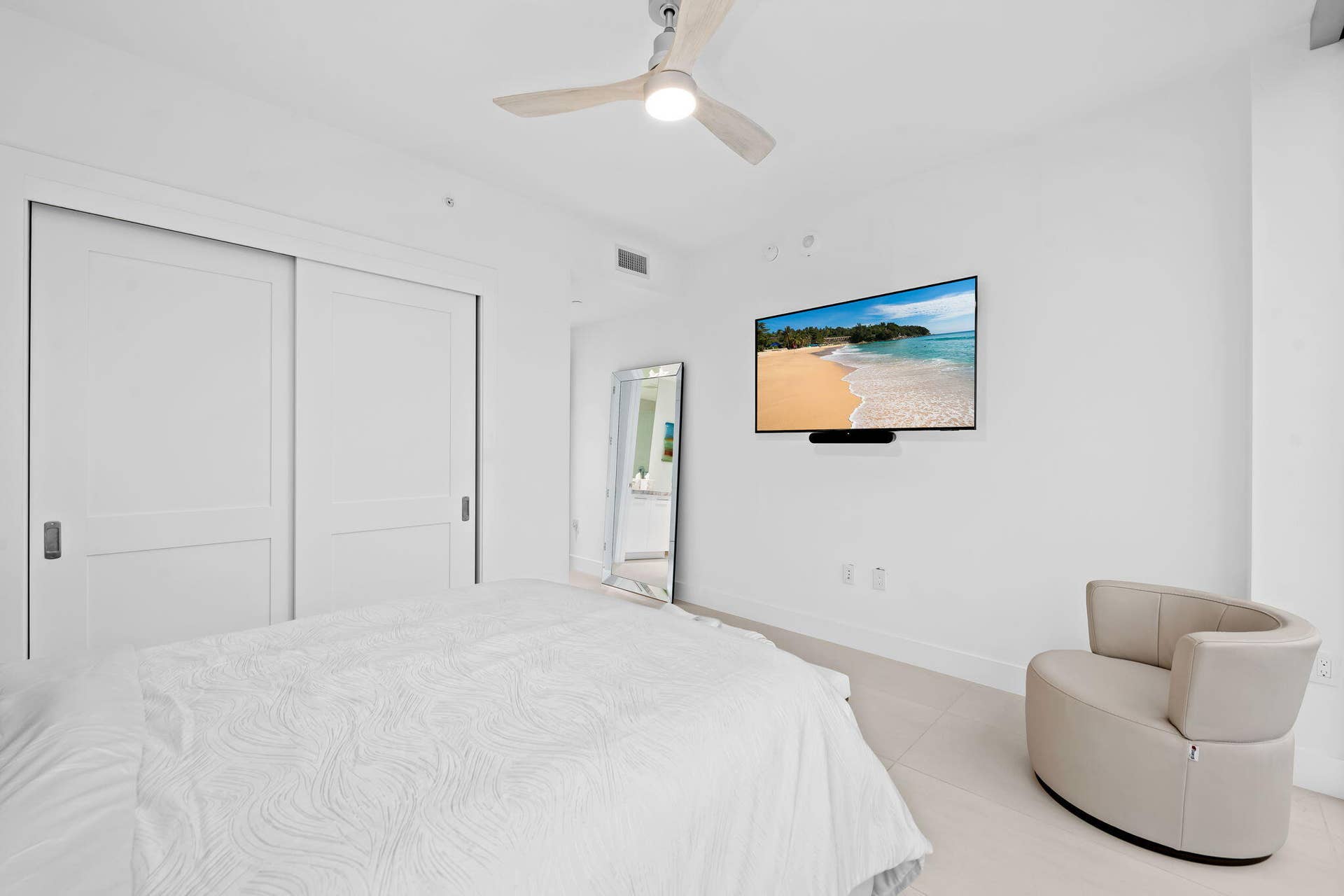 153 N Seabreeze Boulevard, #1102, Fort Lauderdale, FL 33304 24-web-or-mls-DSC_4291