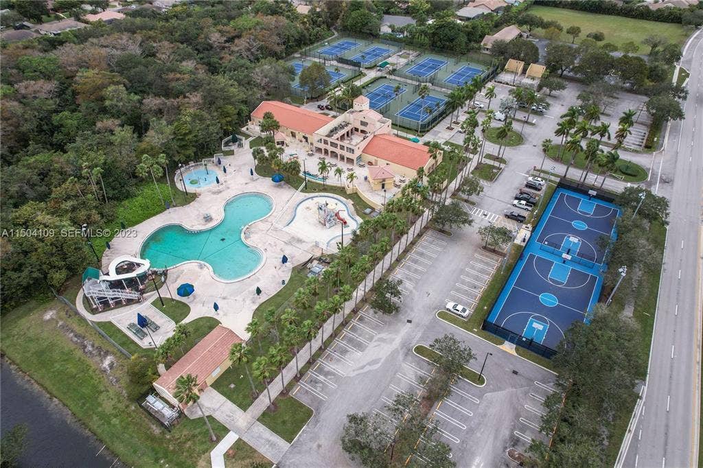 1143 CORAL CLUB Drive, #1143, Coral Springs, Coral Springs, FL 33071 iiioo