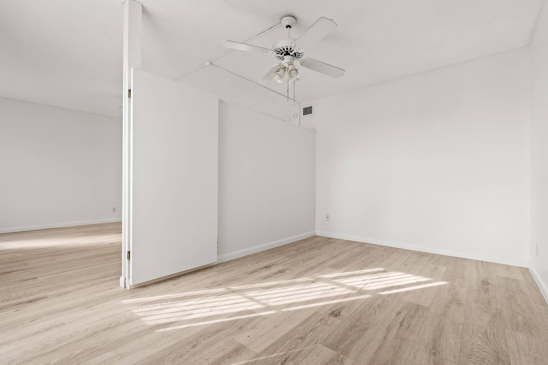 401 Greenbrier A, West Palm Beach, FL 33417 6_dsc05458
