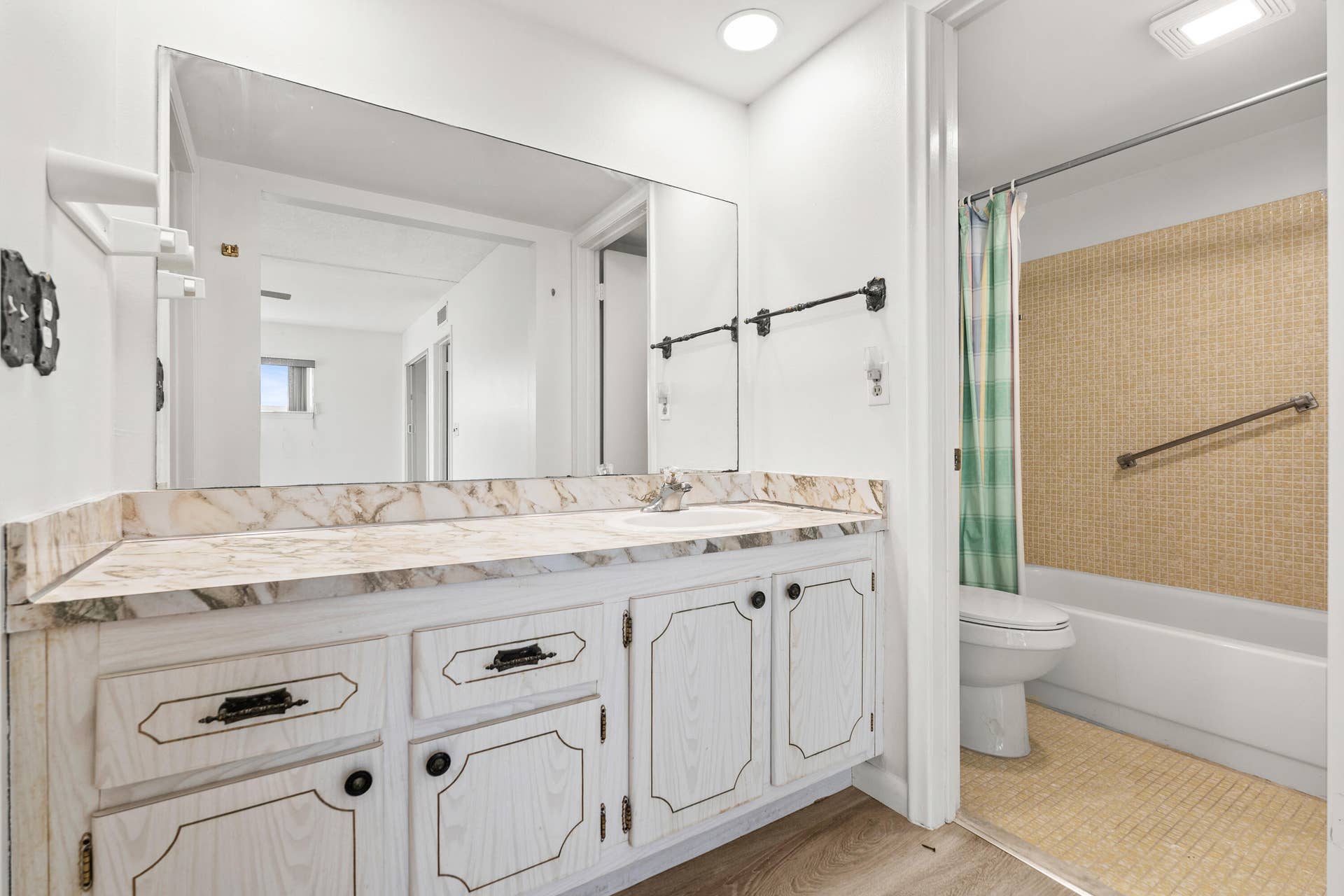 401 Greenbrier A, West Palm Beach, FL 33417 24_dsc05558