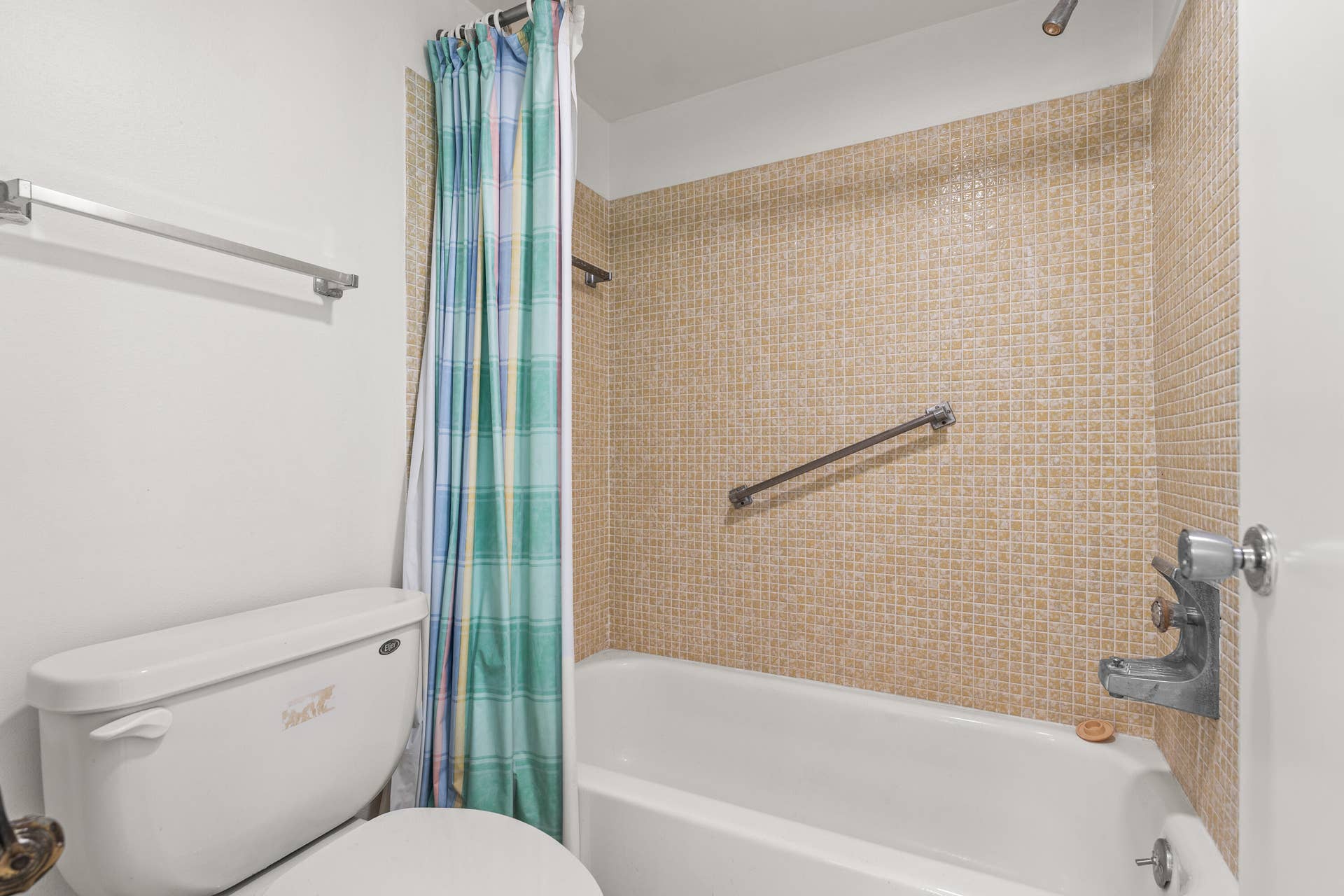 401 Greenbrier A, West Palm Beach, FL 33417 23_dsc05555