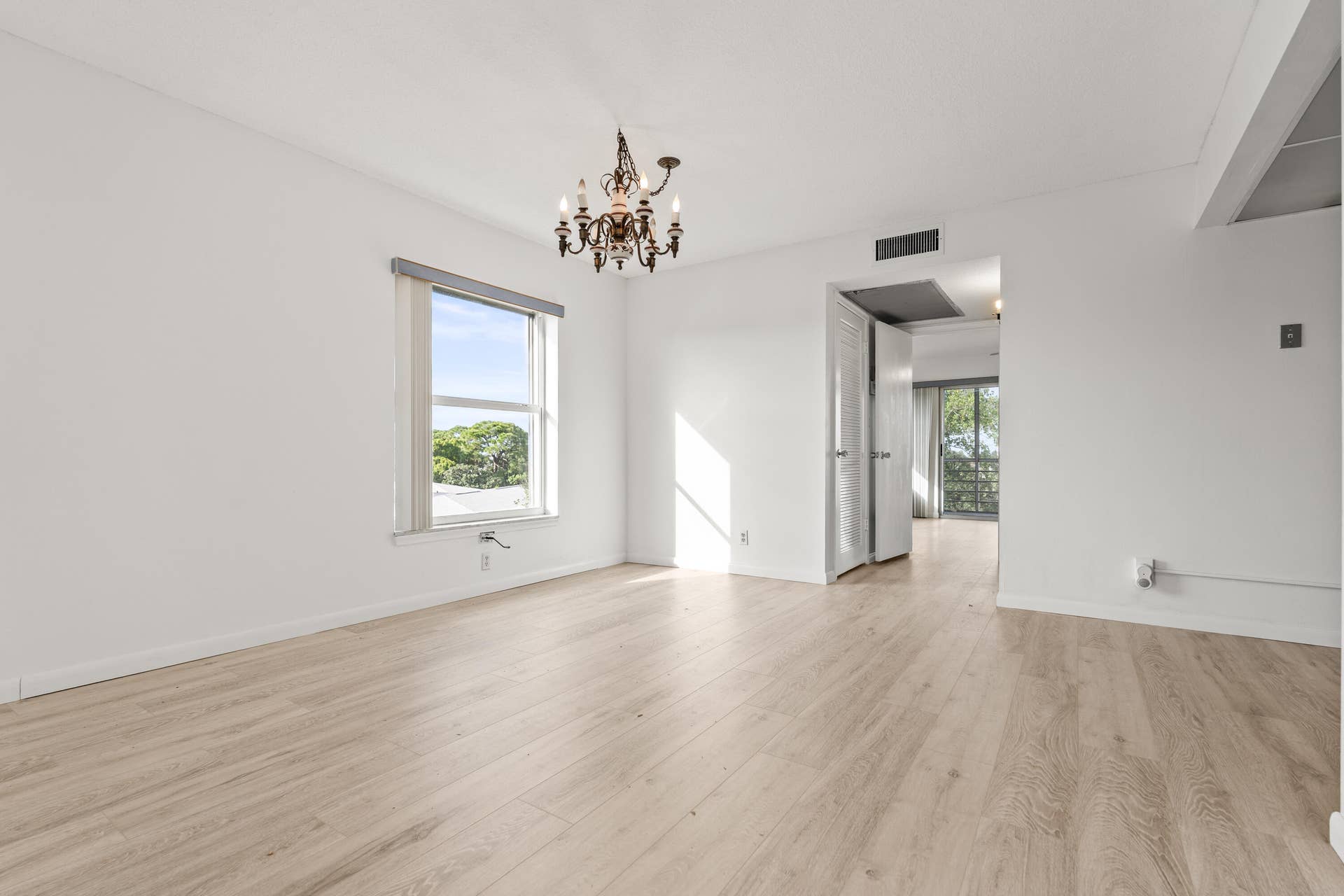 401 Greenbrier A, West Palm Beach, FL 33417 8_dsc05468