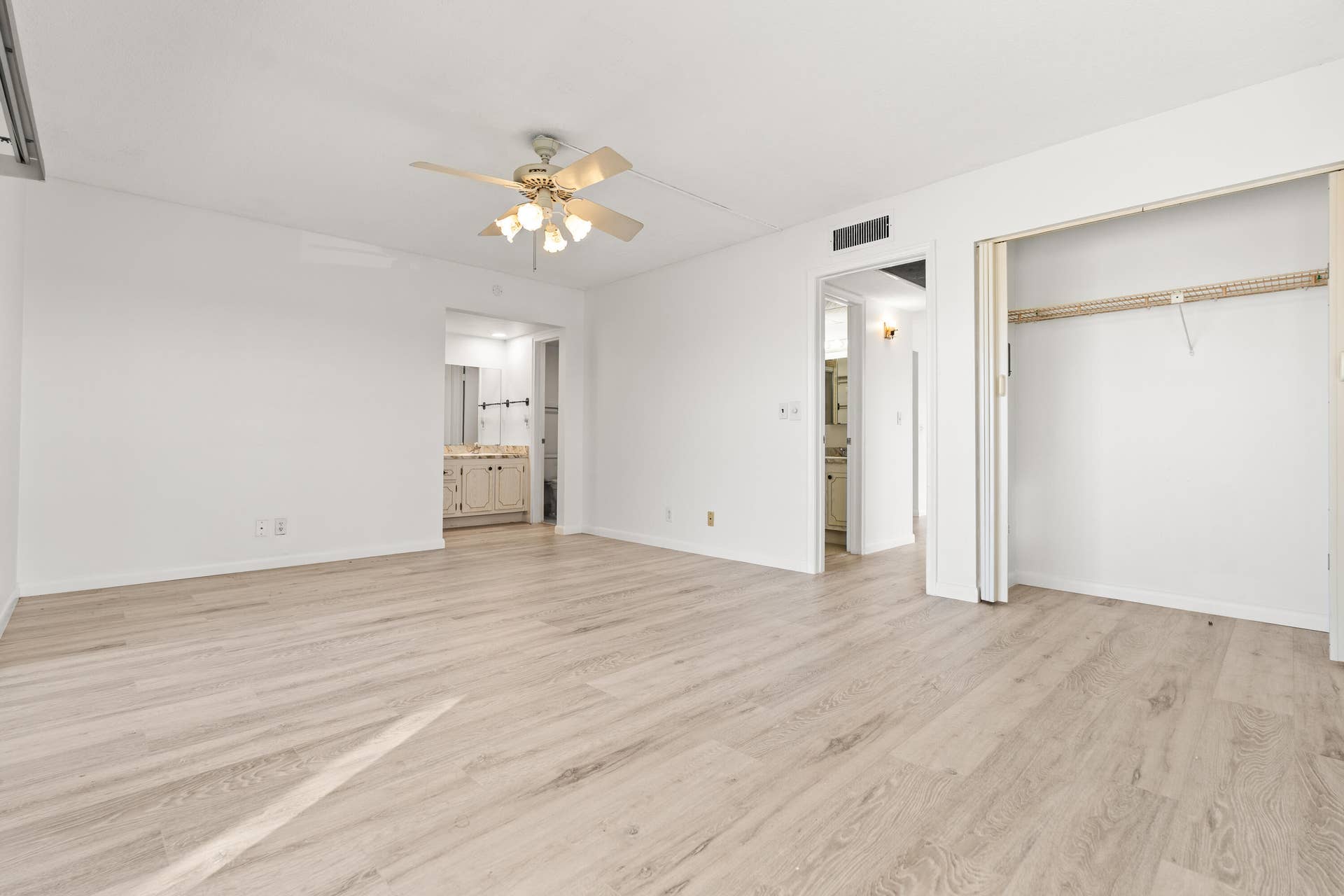 401 Greenbrier A, West Palm Beach, FL 33417 19_dsc05529