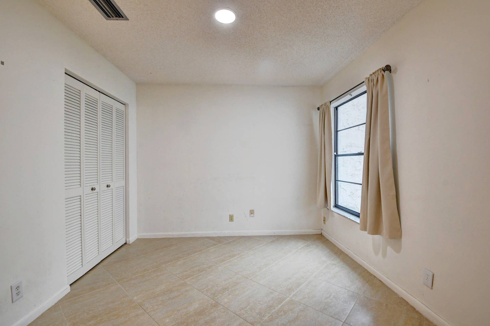 6458 Sweet Maple Lane, Boca Raton, Boca Raton, FL 33433 Bright & Inviting Bedroom with Ceiling Fan, Neutral Finishes & Natural Light