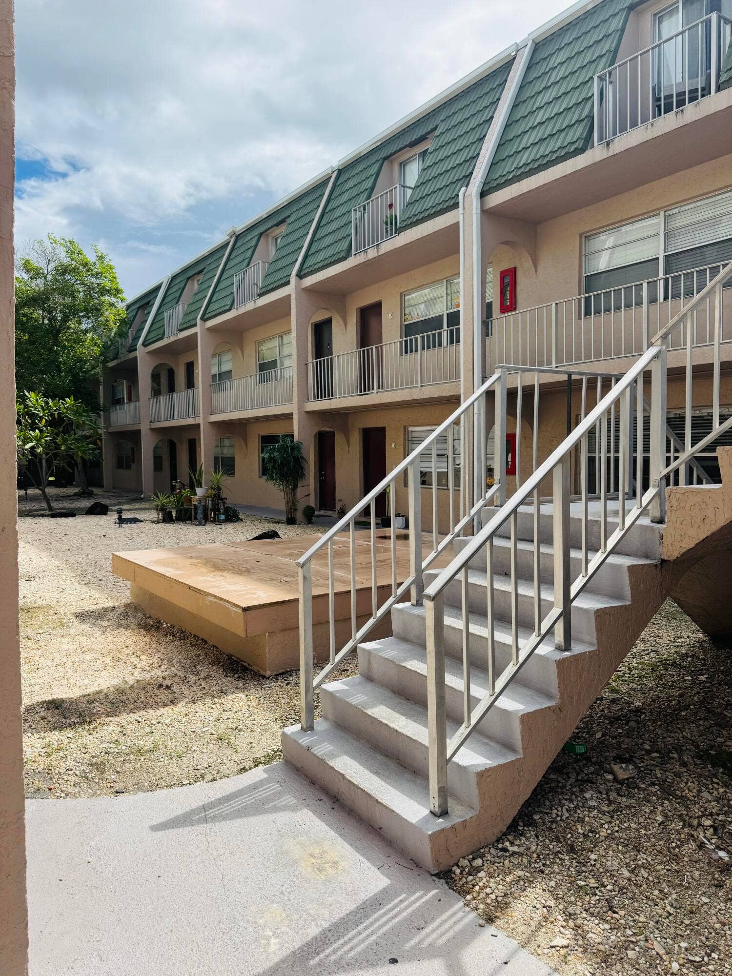 1100 SE 4TH Avenue, #1, Deerfield Beach, FL 33441 Courtyard