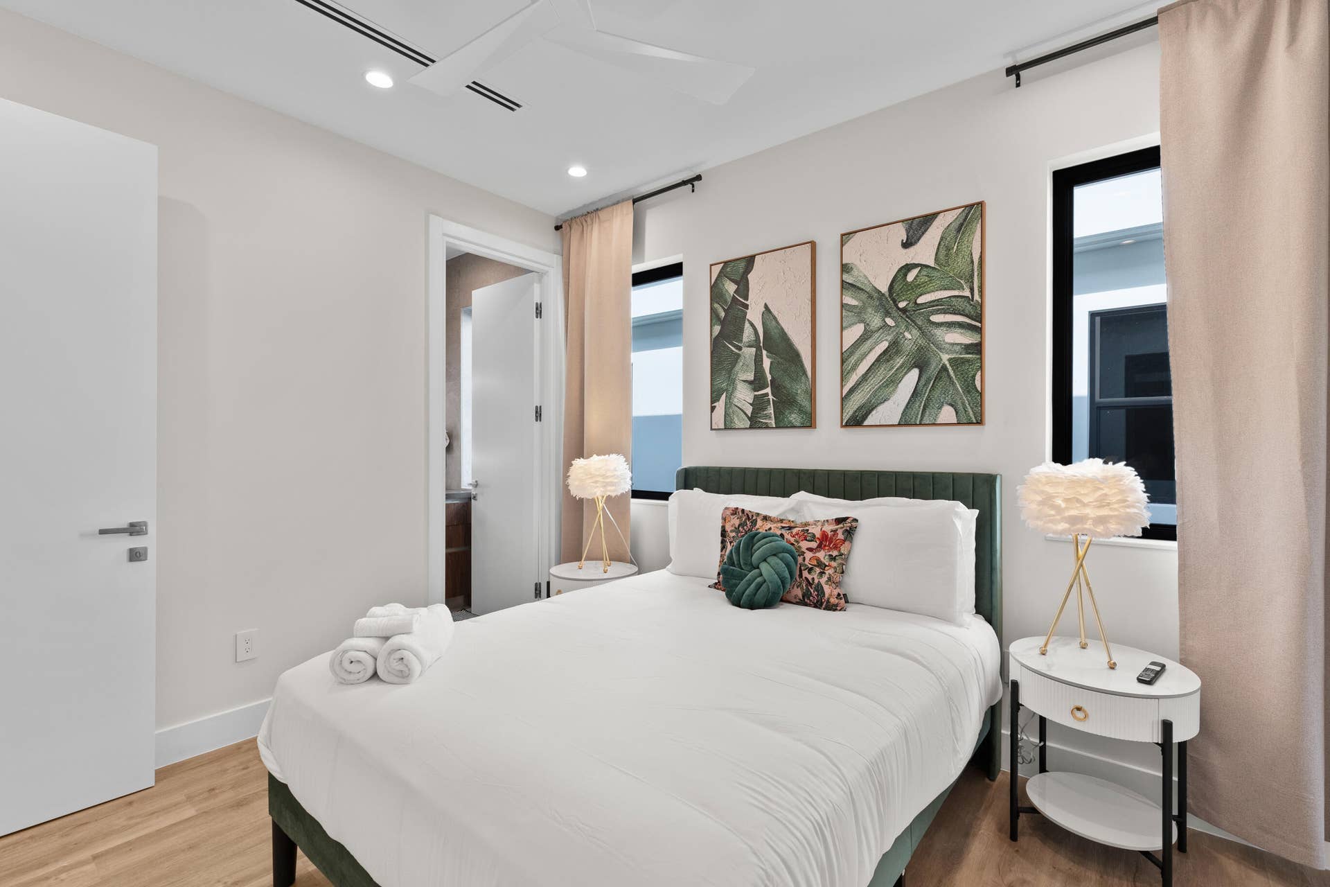 1207 NE 11th Avenue, Fort Lauderdale, FL 33304 20241222-20241222-CW5A1679