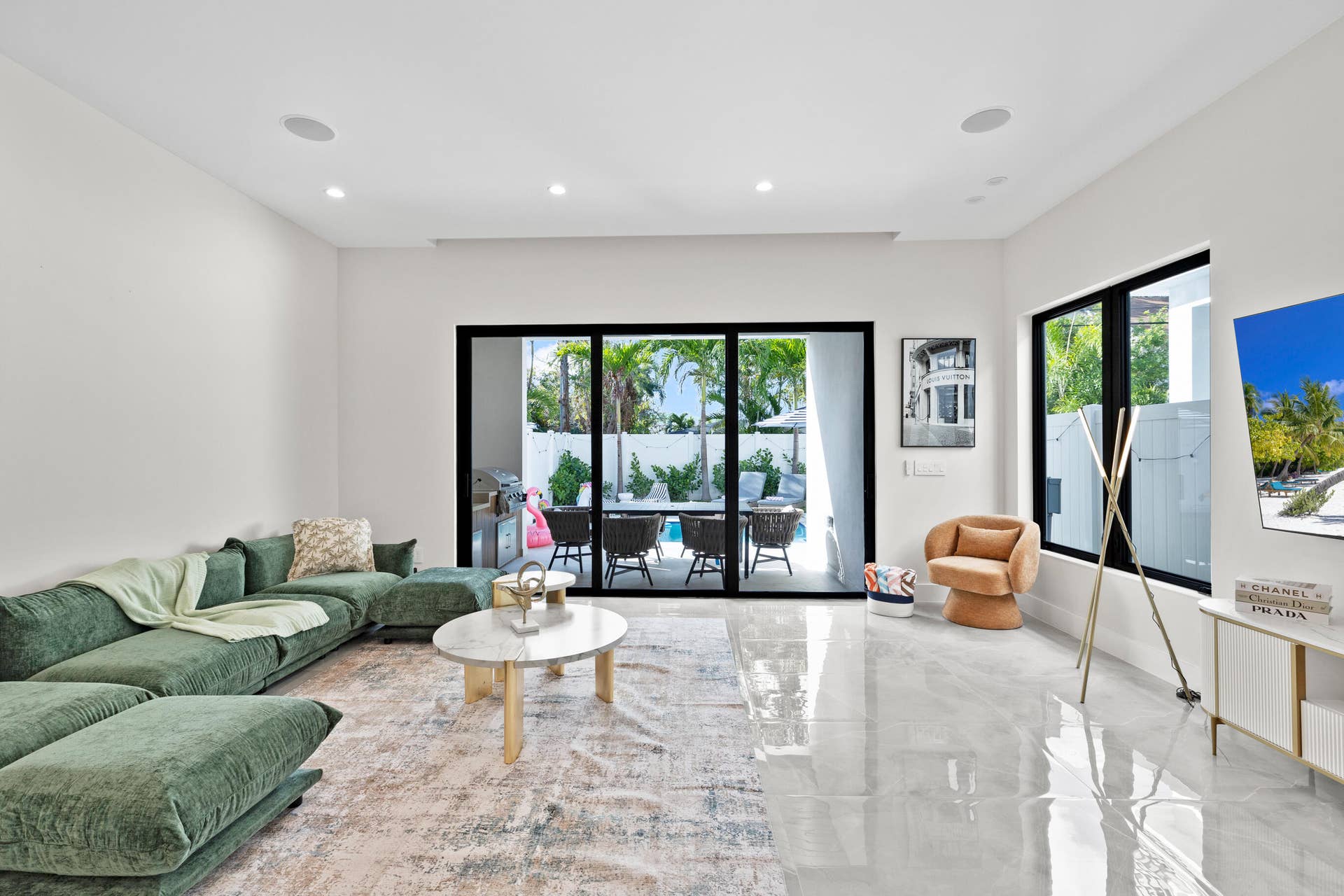 1207 NE 11th Avenue, Fort Lauderdale, FL 33304 20241222-20241222-CW5A1364