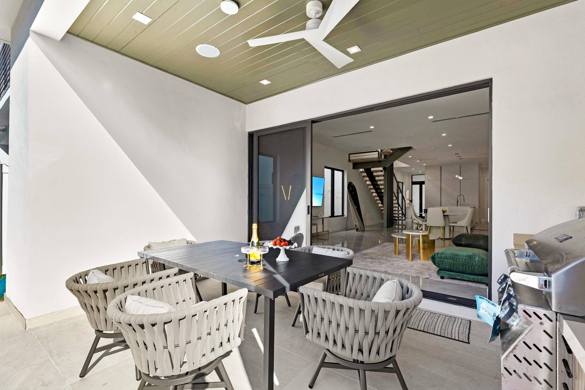 1207 NE 11th Avenue, Fort Lauderdale, FL 33304 20241222-20241222-CW5A1490