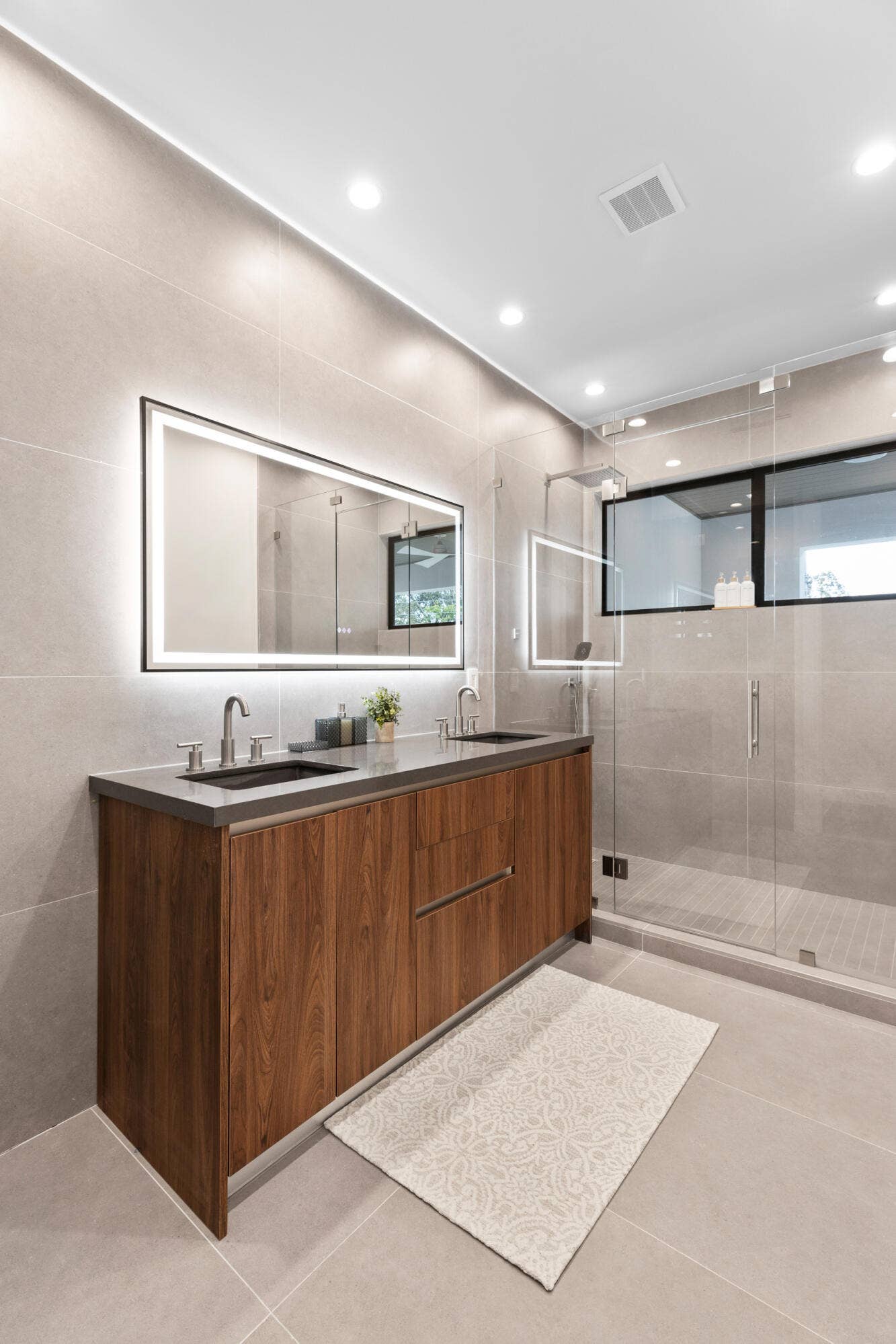 1207 NE 11th Avenue, Fort Lauderdale, FL 33304 20241222-20241222-CW5A1711