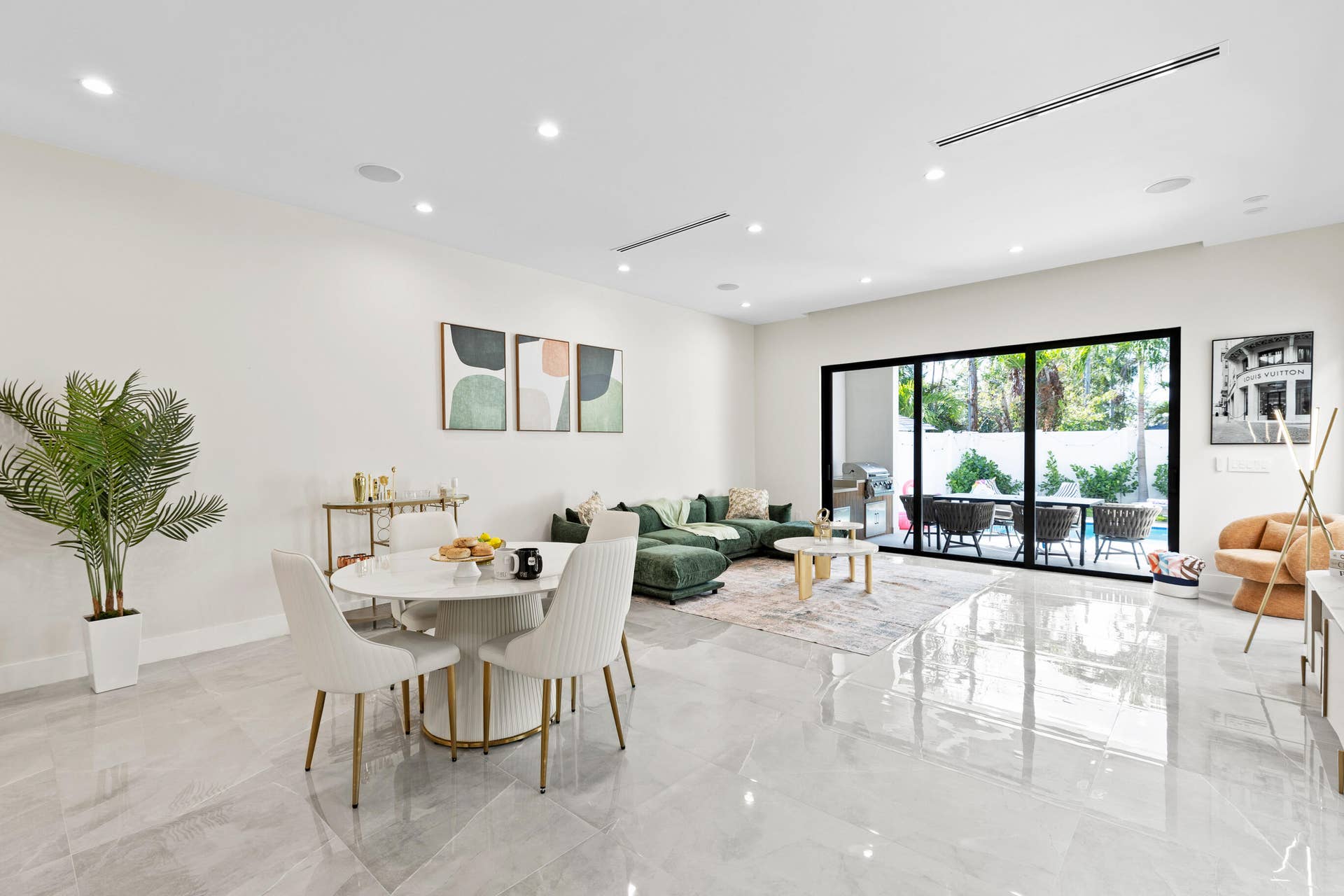 1207 NE 11th Avenue, Fort Lauderdale, FL 33304 20241222-20241222-CW5A1339