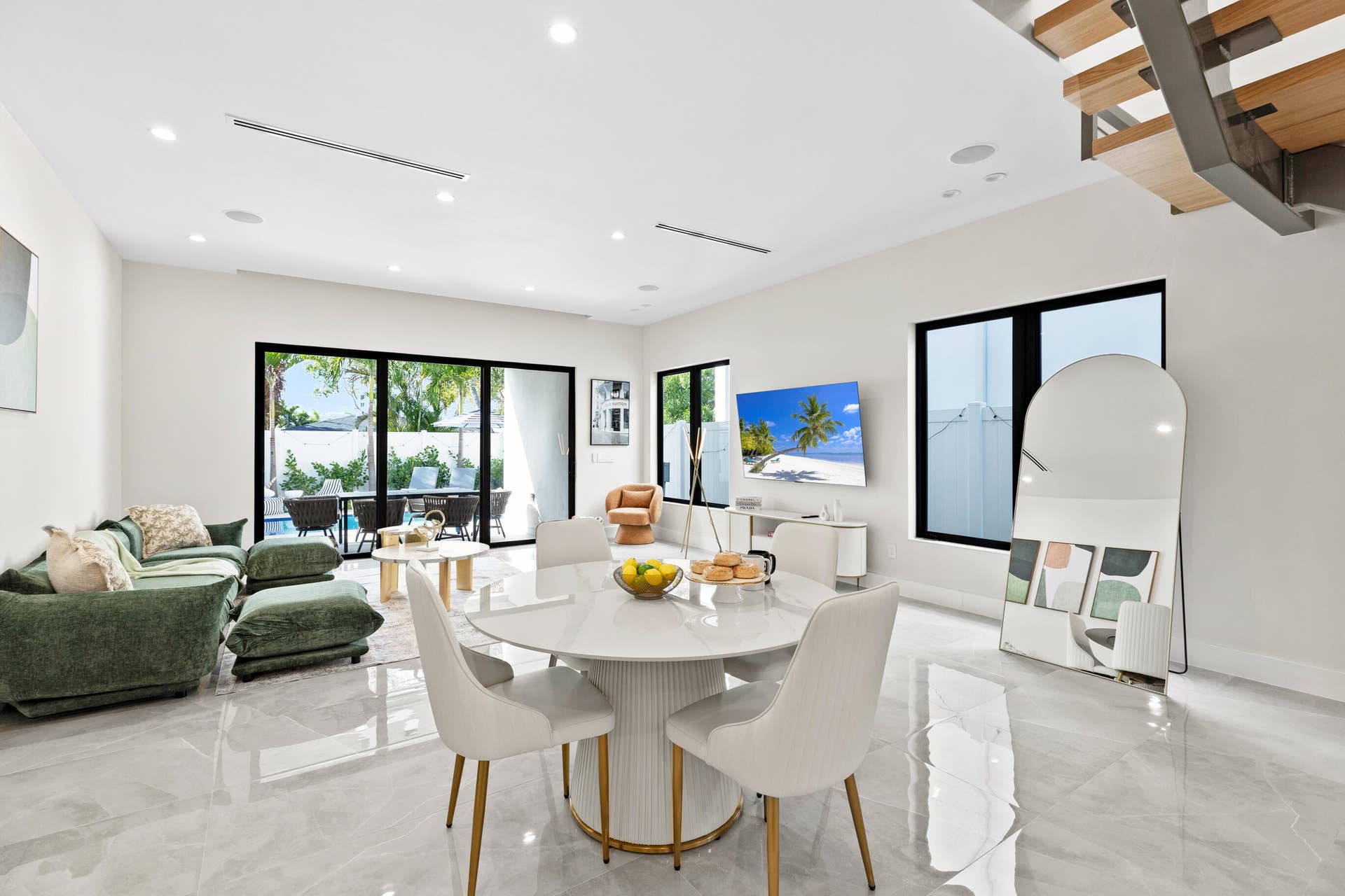 1207 NE 11th Avenue, Fort Lauderdale, FL 33304 20241222-20241222-CW5A1354