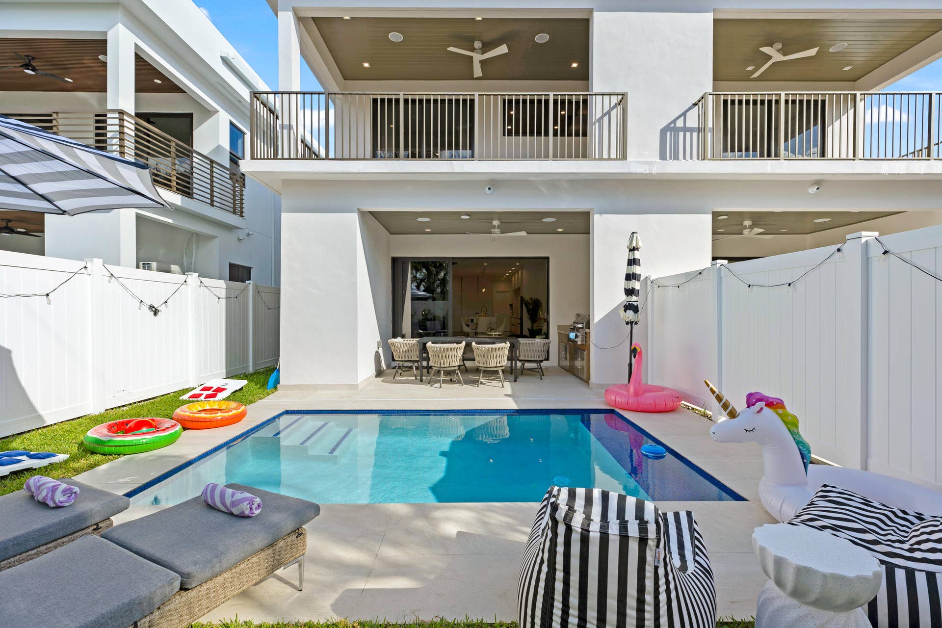 1207 NE 11th Avenue, Fort Lauderdale, FL 33304 20241222-20241222-CW5A1454