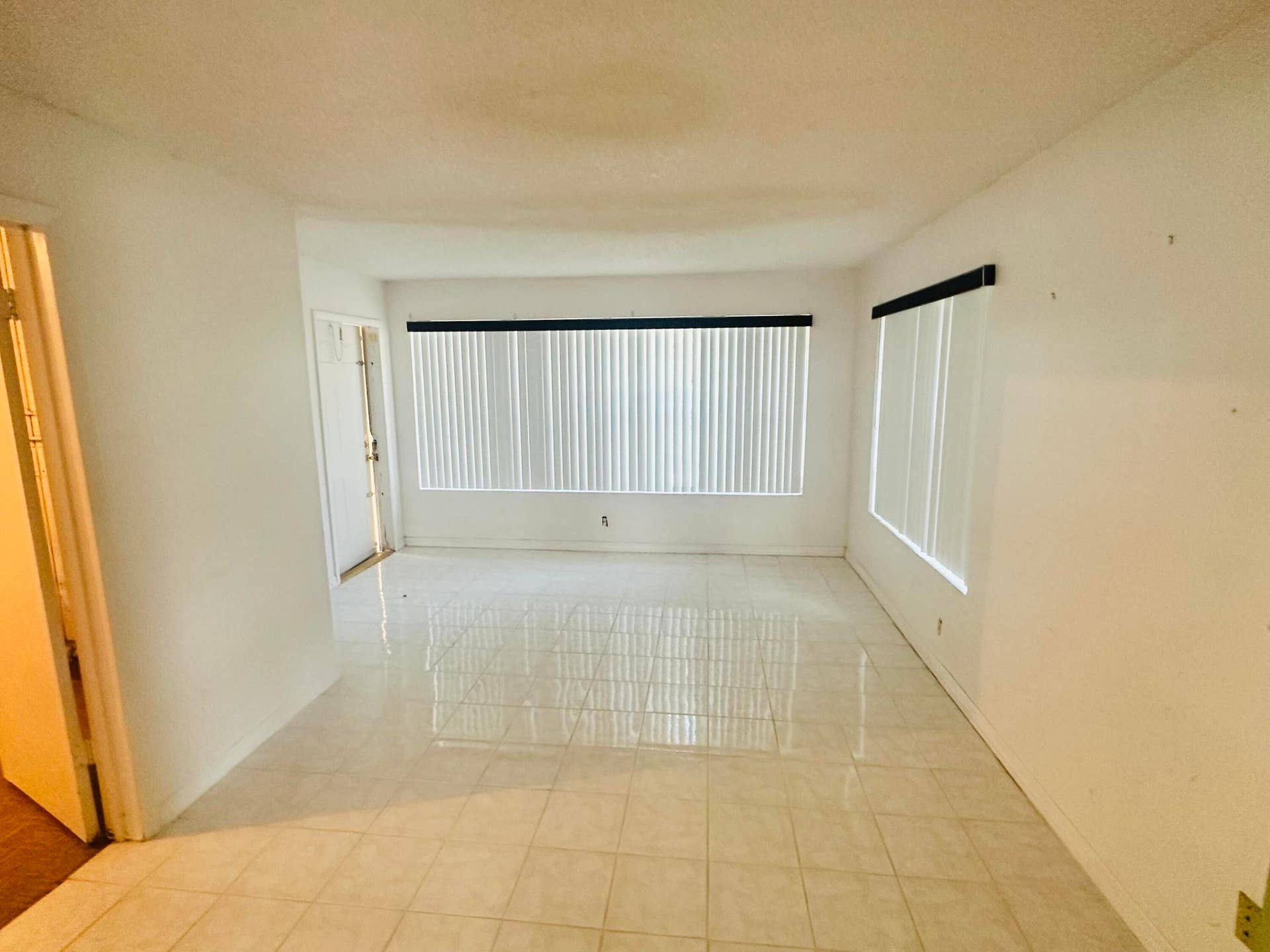 1572 W 10th Street, Riviera Beach, FL 33404 Family Room