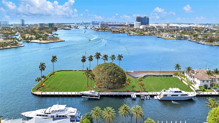 Property photo for 1818 SE 10TH Street, Fort Lauderdale, FL