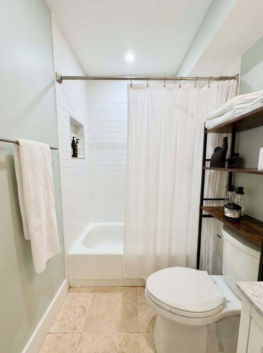 615 NE 12th Avenue, #310, Fort Lauderdale, FL 33304 Bathroom 2