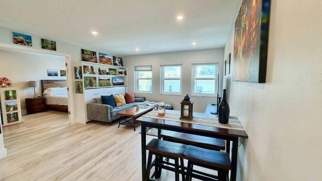 615 NE 12th Avenue, #310, Fort Lauderdale, FL 33304 Family room-dining area -bedroom