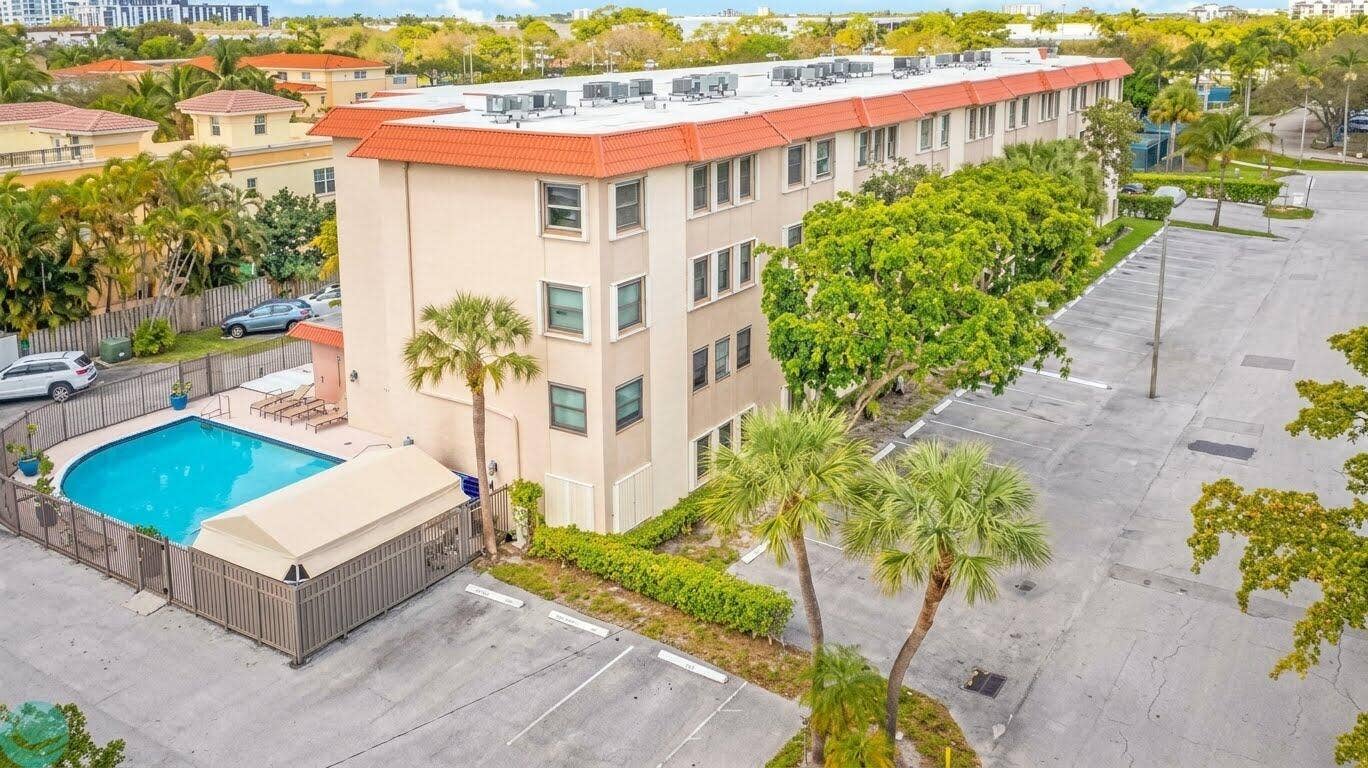 615 NE 12th Avenue, #310, Fort Lauderdale, FL 33304 Building view S.E.