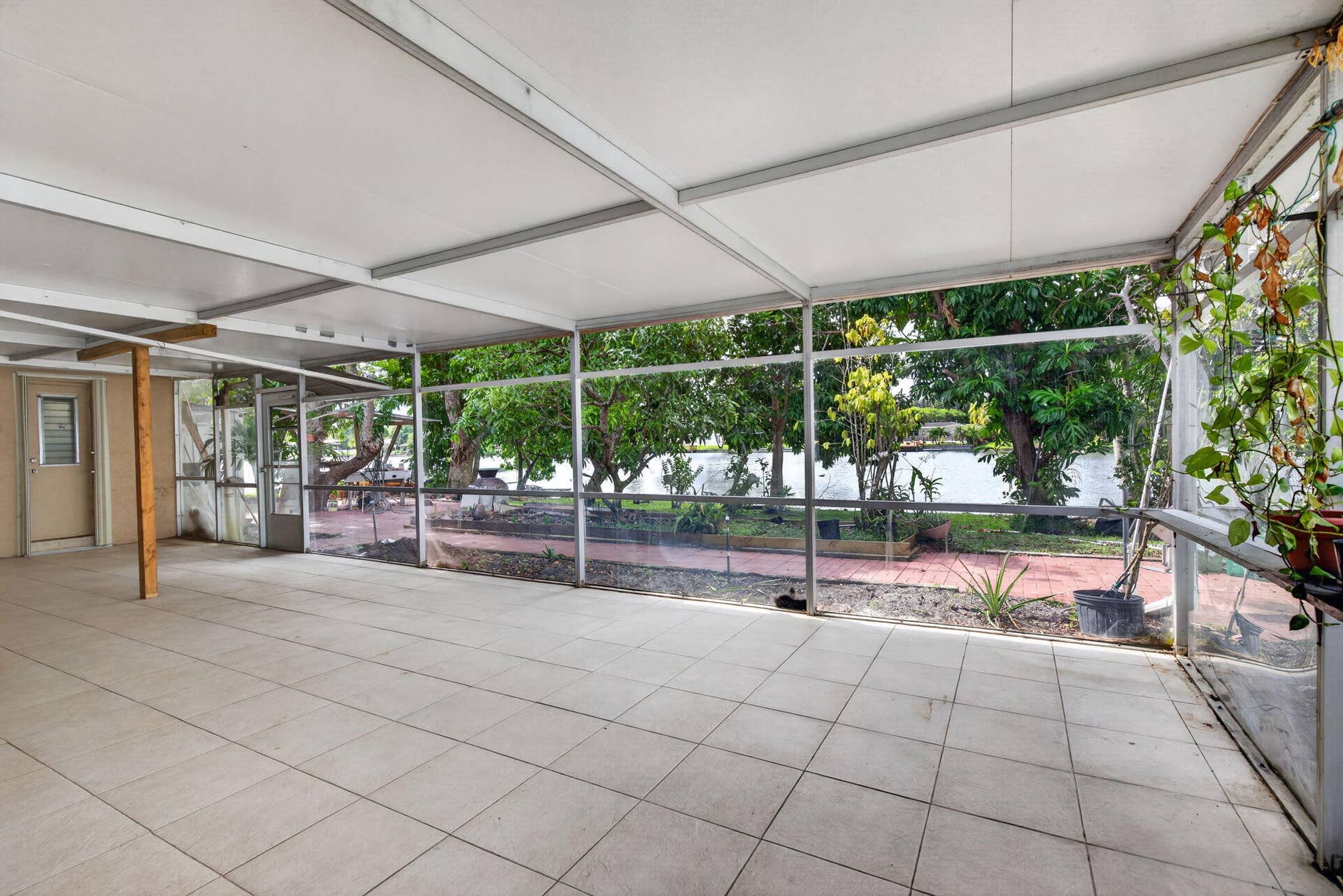 1960 NW 107TH Avenue, Pembroke Pines, FL 33026 55-web-or-mls-_A7A7078