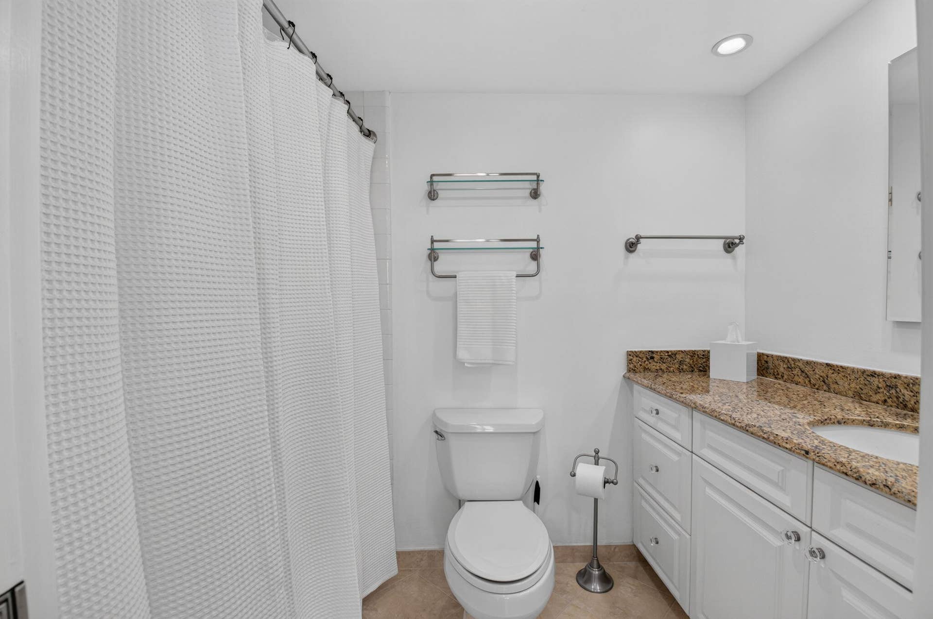6875 Willow Wood Drive, #2076, Boca Raton, Boca Raton, FL 33434 Bathroom