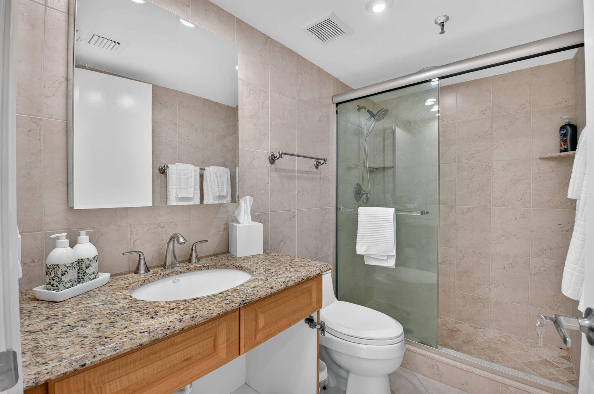 6875 Willow Wood Drive, #2076, Boca Raton, Boca Raton, FL 33434 Bathroom