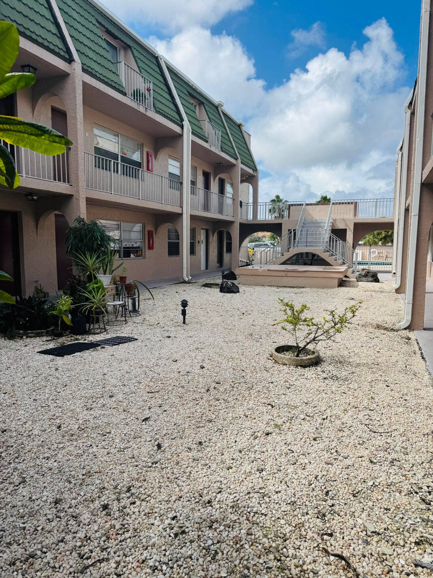 1100 SE 4TH Avenue, #1, Deerfield Beach, Deerfield Beach, FL 33441 Courtyard