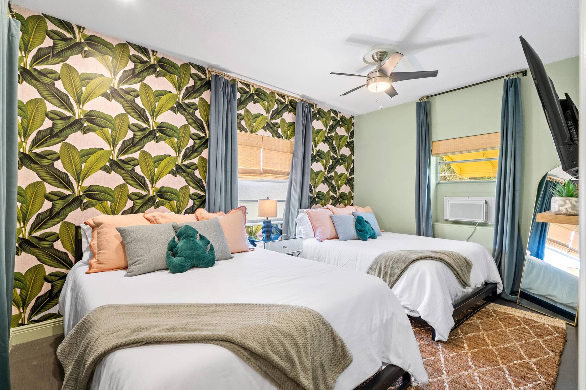 913 NE 2ND Court, Hallandale Beach, FL 33009 Hallandale Sunshine - Bedroom 2 beds