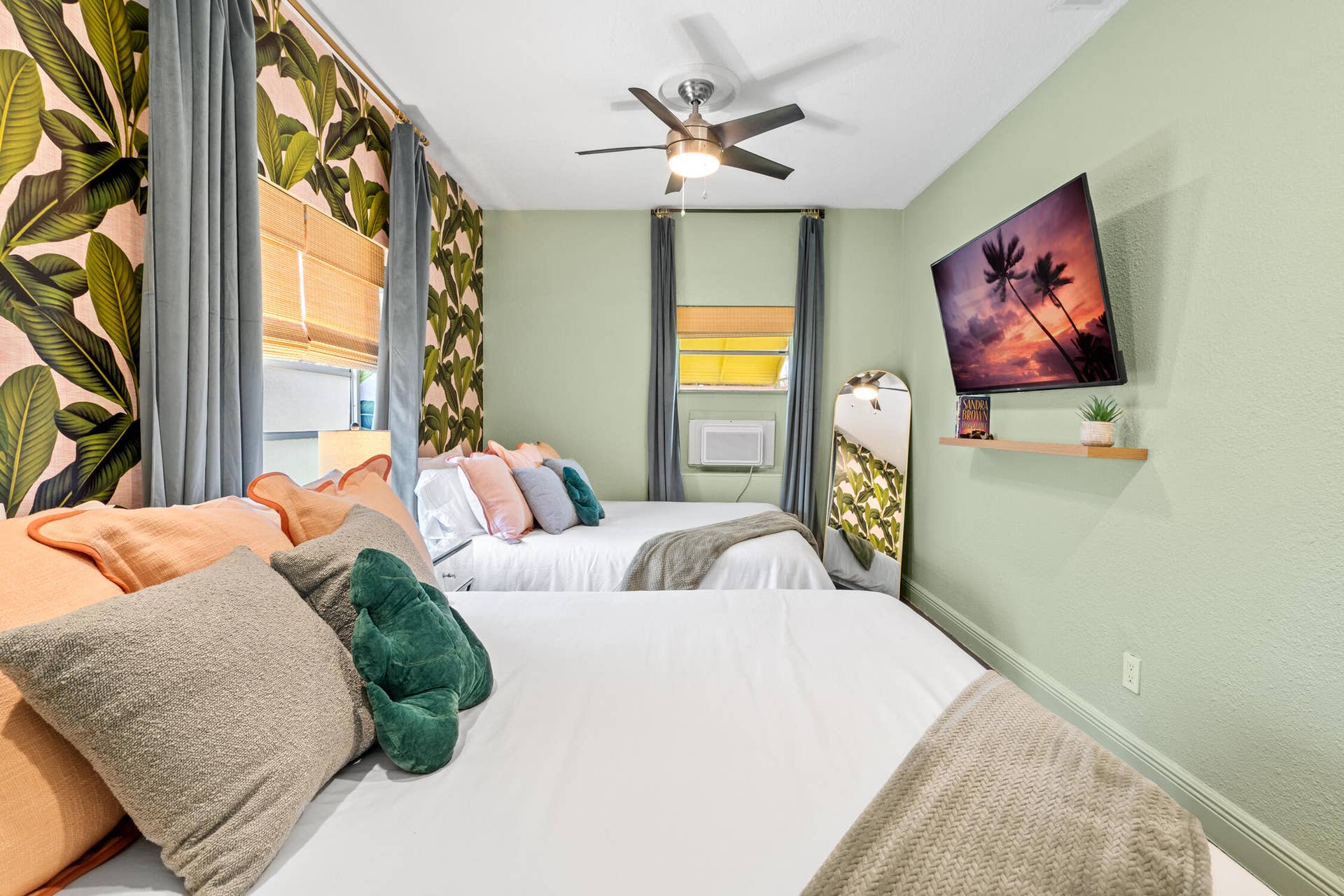 913 NE 2ND Court, Hallandale Beach, FL 33009 Hallandale Sunshine - Bedroom 2 beds (2)