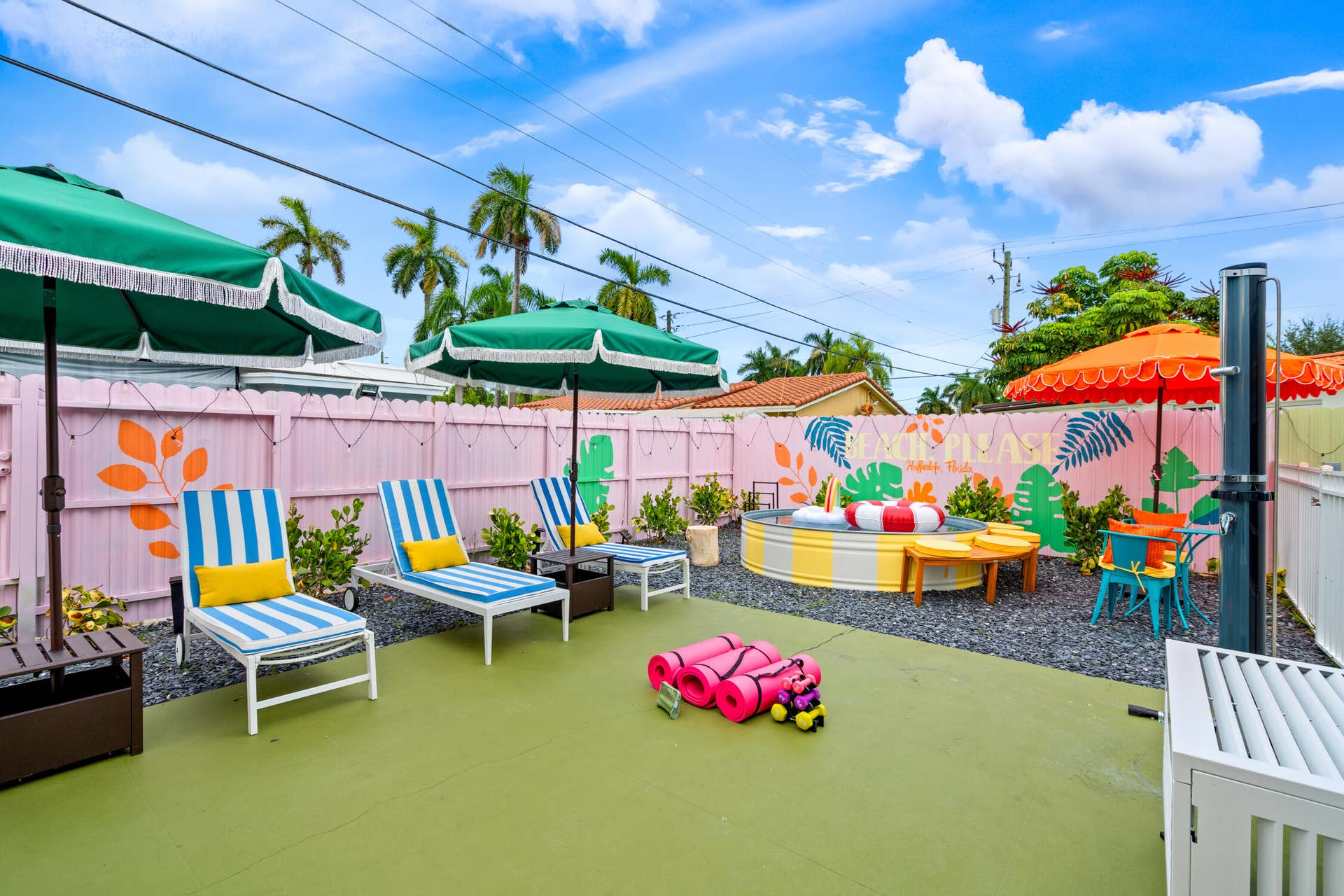 913 NE 2ND Court, Hallandale Beach, FL 33009 Hallandale Sunshine - Cowboy Pool and be