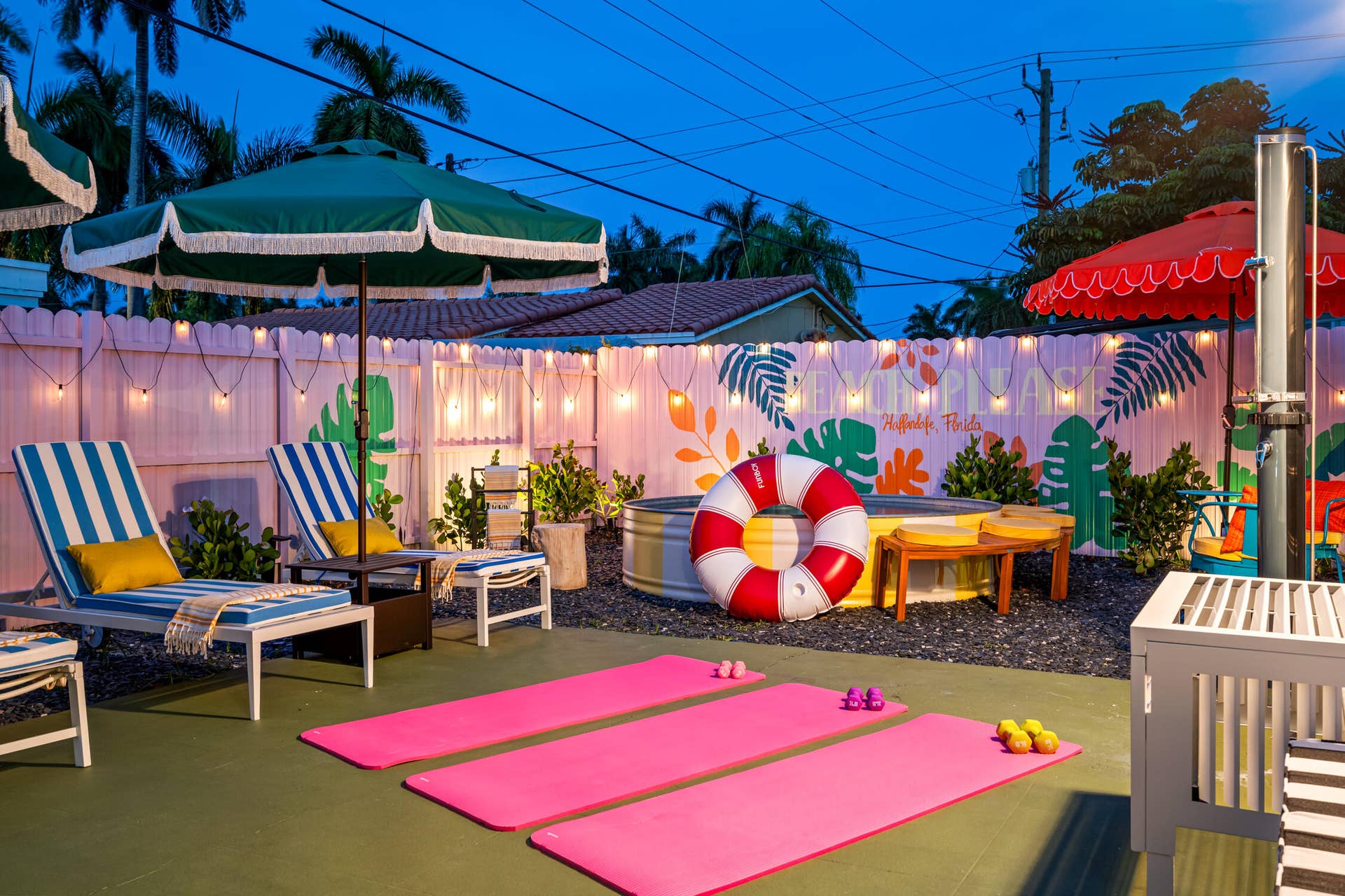 913 NE 2ND Court, Hallandale Beach, FL 33009 Hallandale Sunshine - Outdoor at night (