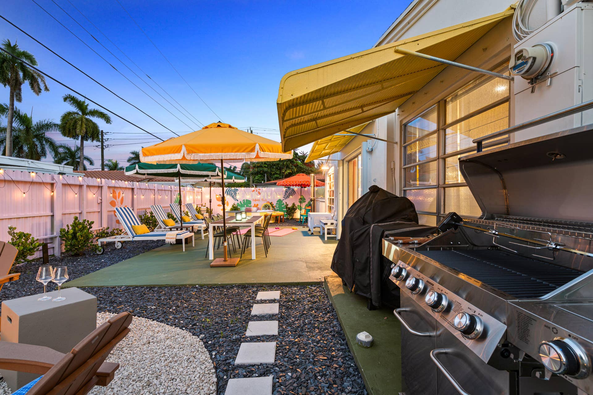 913 NE 2ND Court, Hallandale Beach, FL 33009 Hallandale Sunshine - Outdoor at night