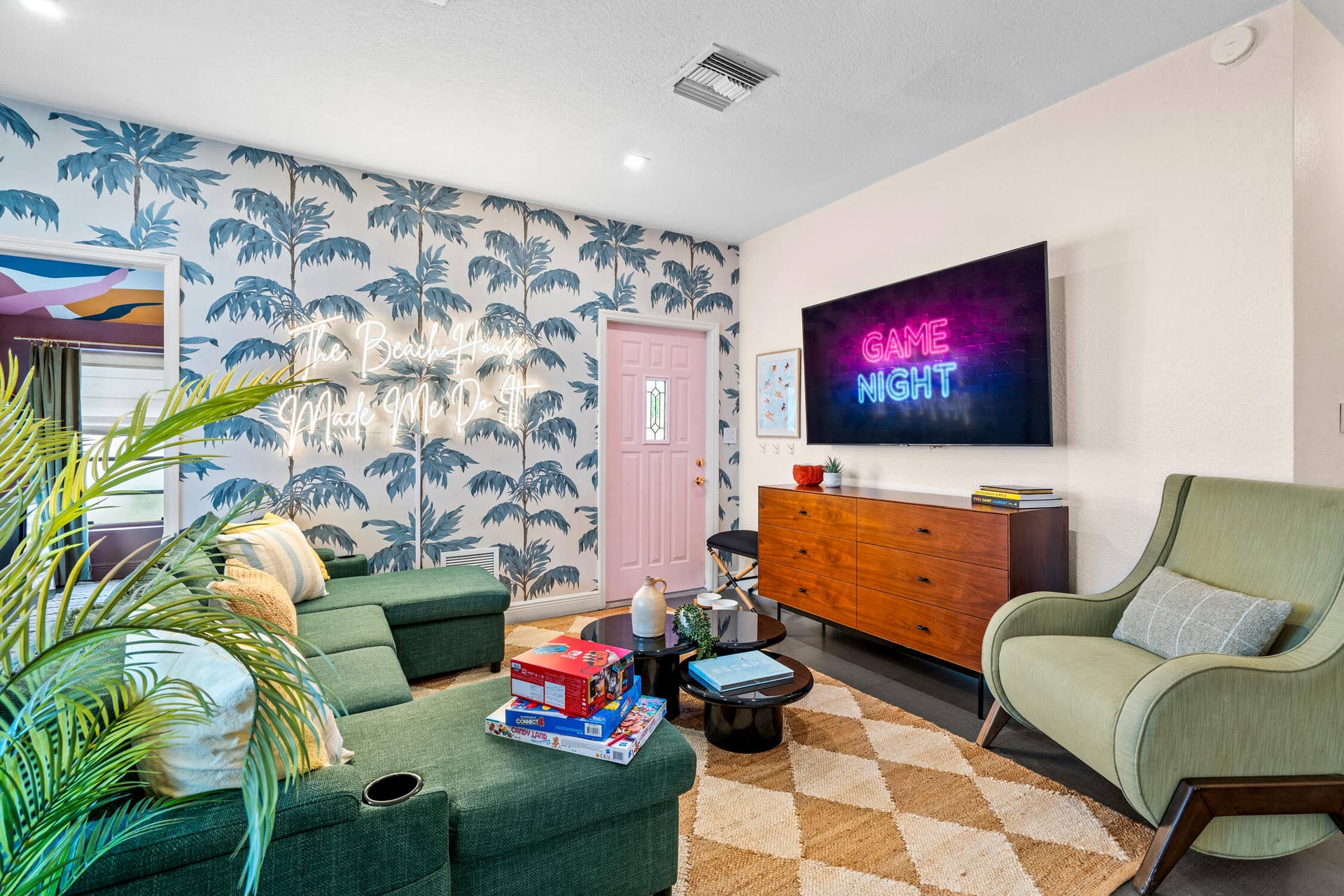 913 NE 2ND Court, Hallandale Beach, FL 33009 Hallandale Sunshine - Living Room