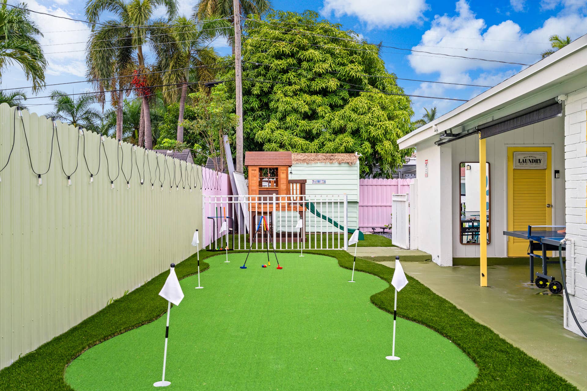 913 NE 2ND Court, Hallandale Beach, FL 33009 Hallandale Sunshine - Putting Green (2)