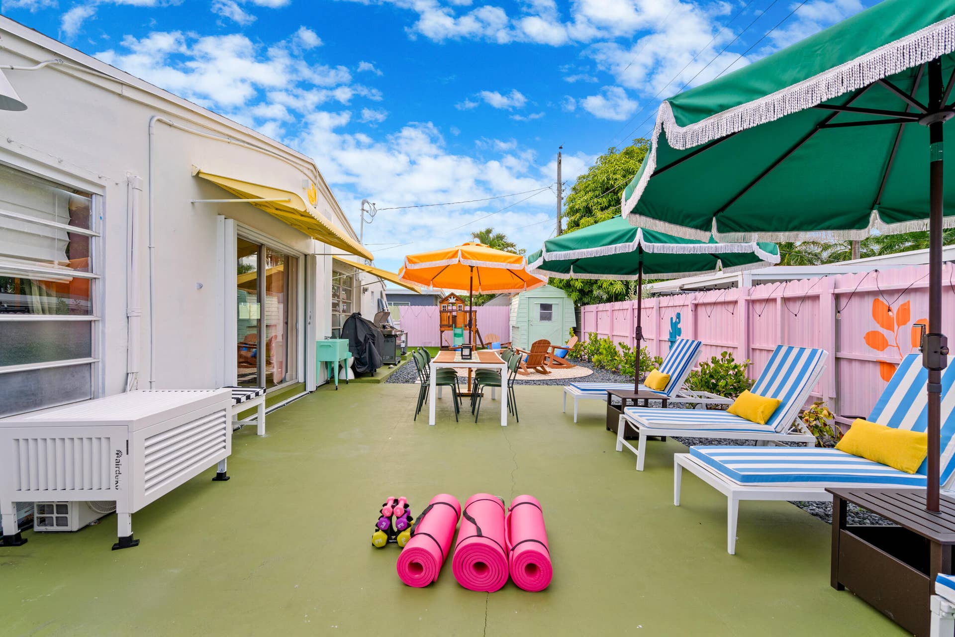 913 NE 2ND Court, Hallandale Beach, FL 33009 Hallandale Sunshine - Outdoor