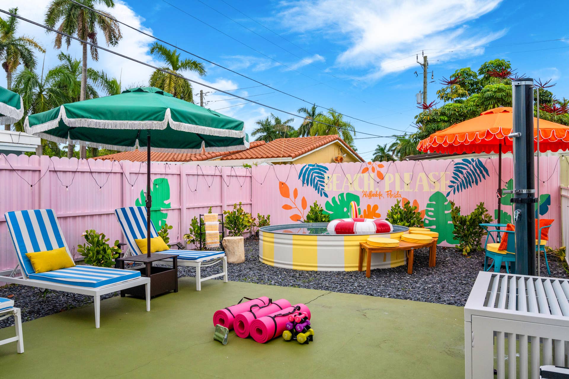 913 NE 2ND Court, Hallandale Beach, FL 33009 Hallandale Sunshine - Outdoor pool