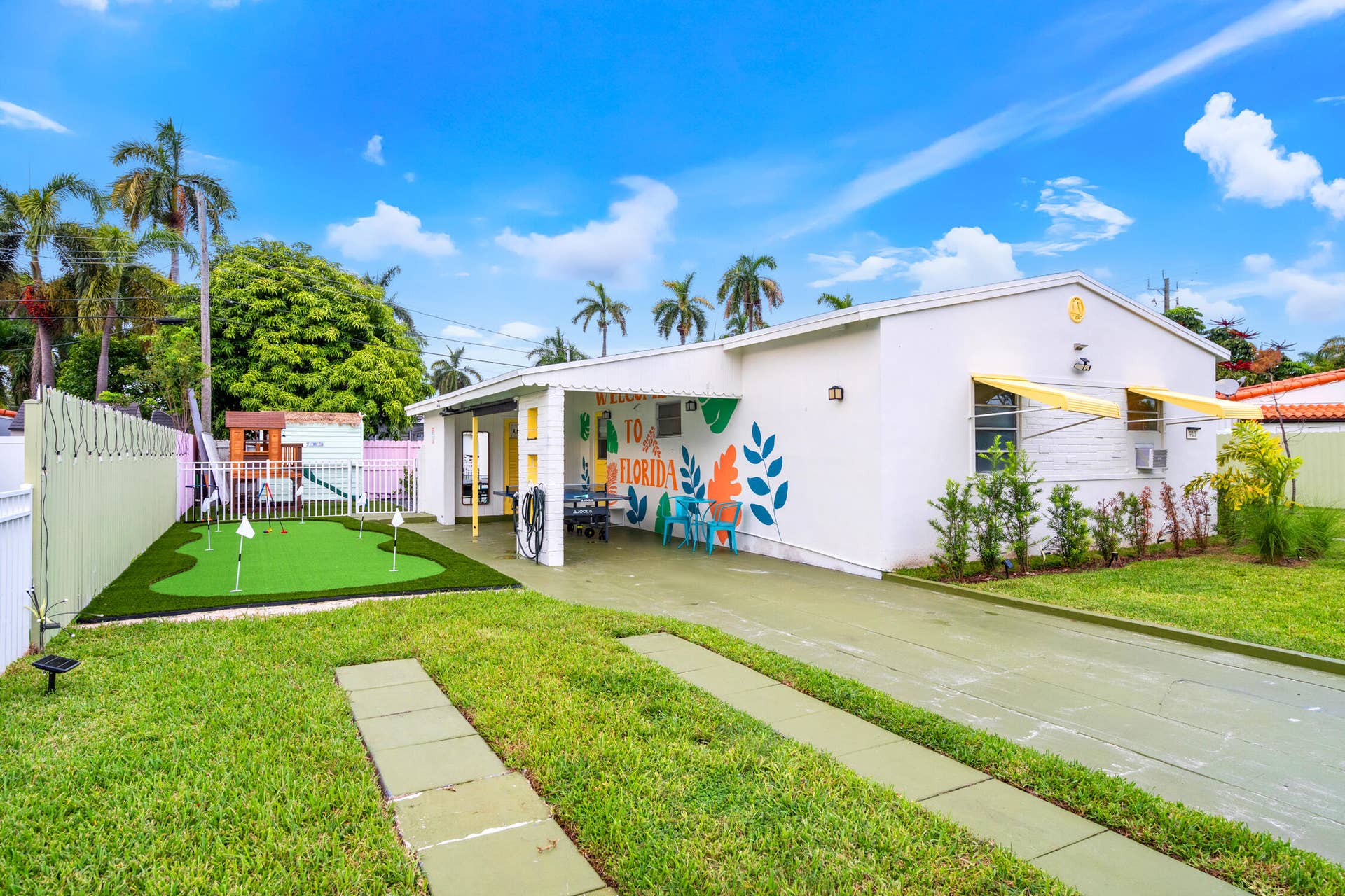 913 NE 2ND Court, Hallandale Beach, FL 33009 Hallandale Sunshine - House Exterior