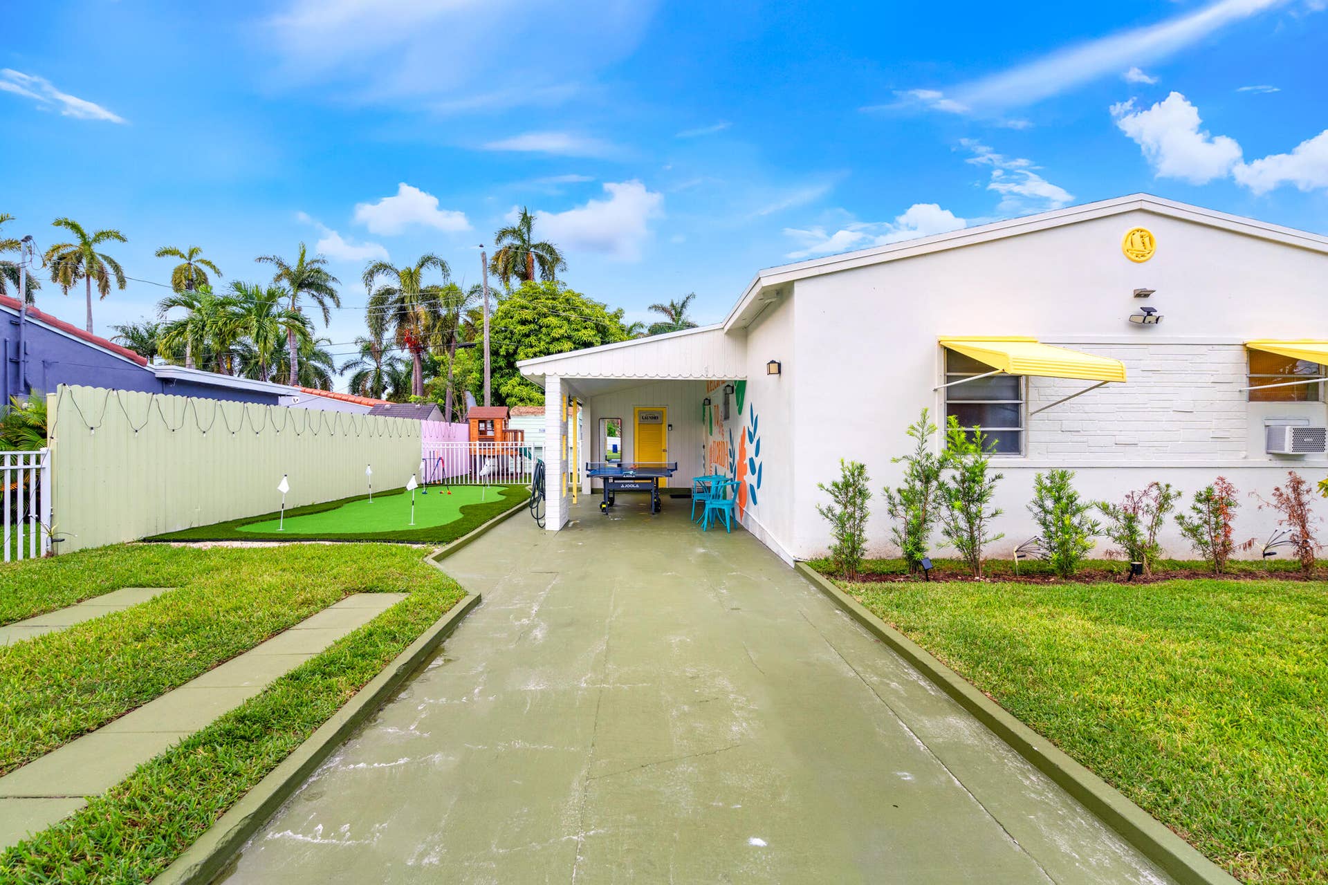 913 NE 2ND Court, Hallandale Beach, FL 33009 Hallandale Sunshine - House Exterior (1)