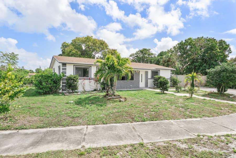 Property photo for 534 NW 3rd Terrace, Deerfield Beach, FL