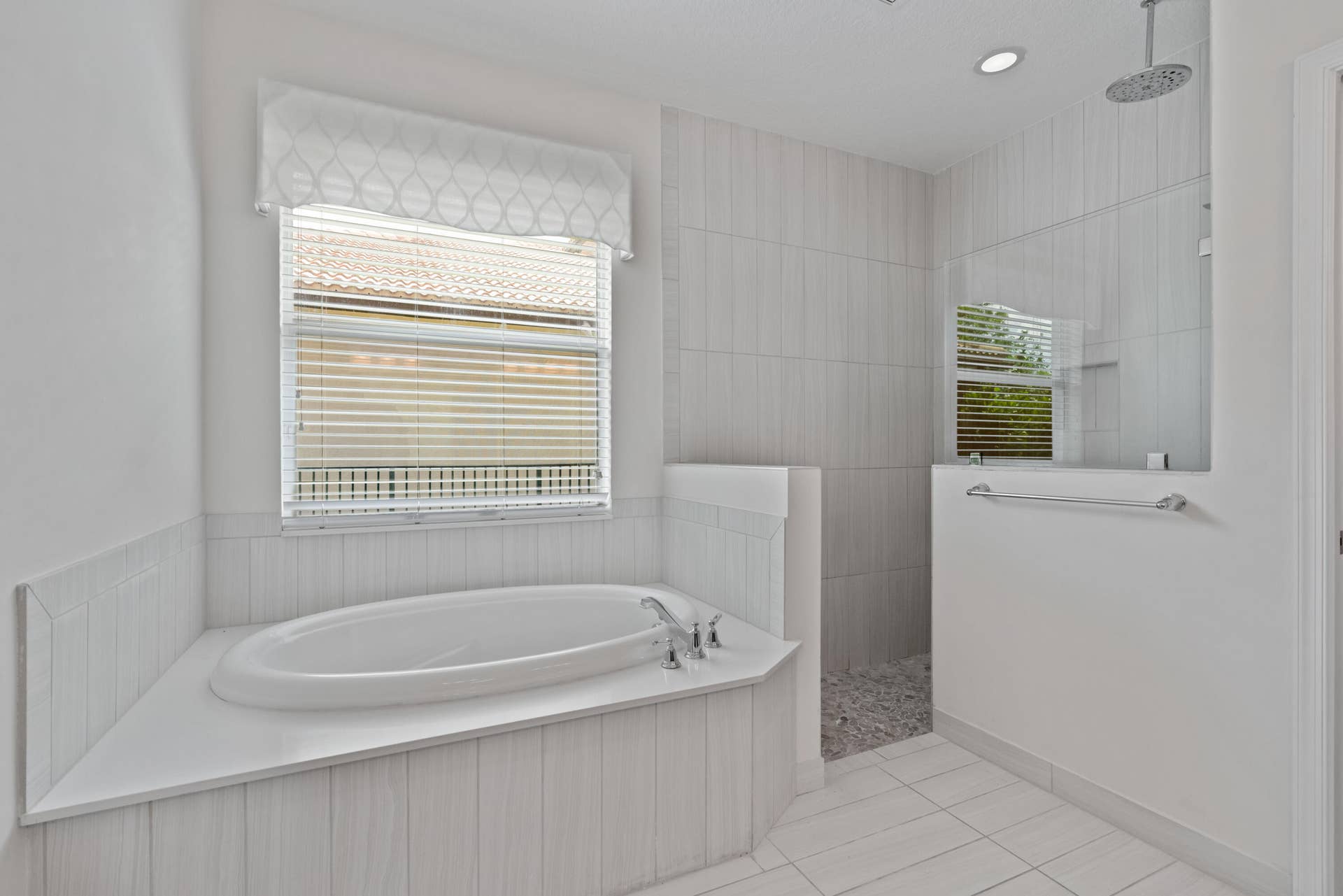 Mstr Bath