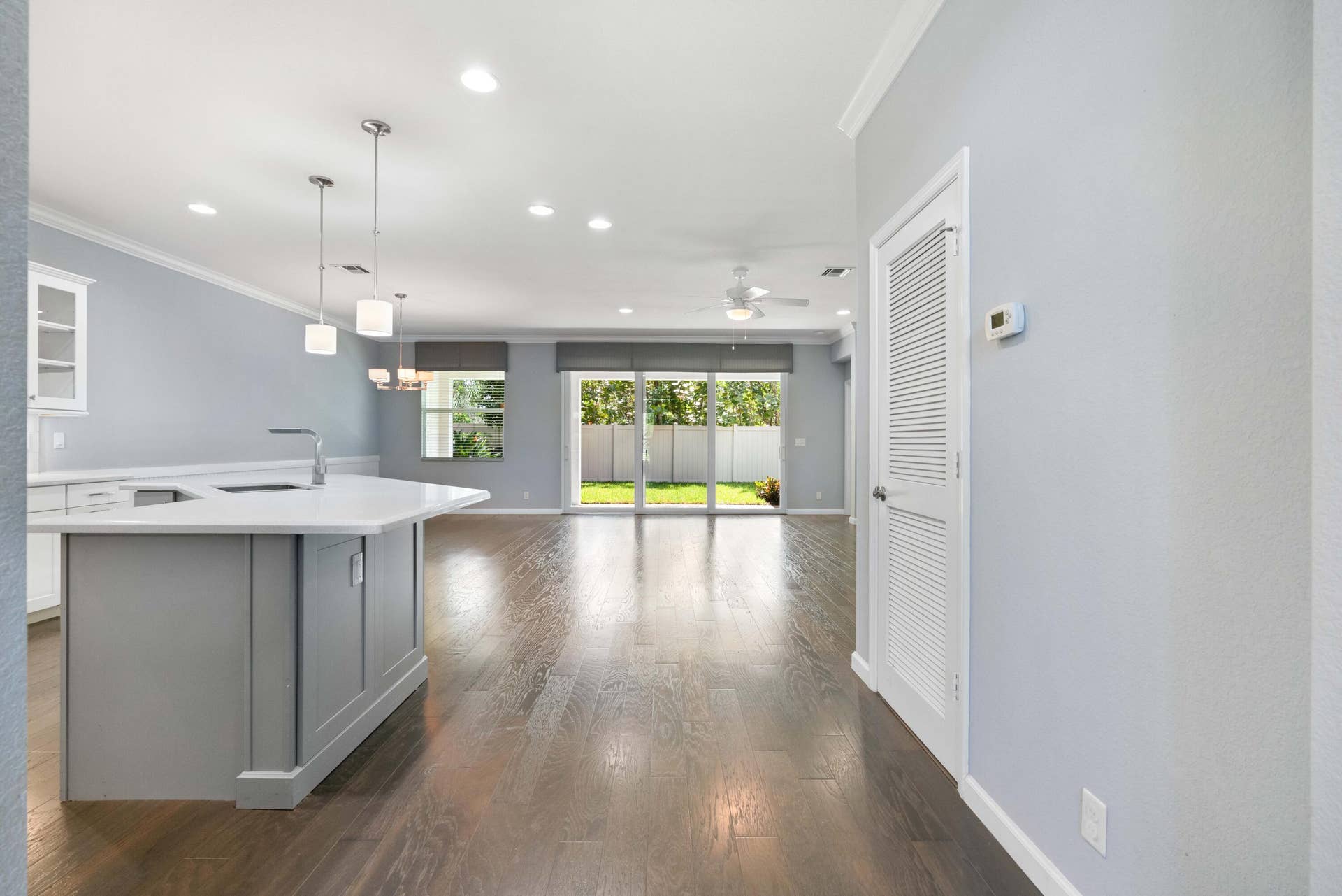 Foyer to Kitchen