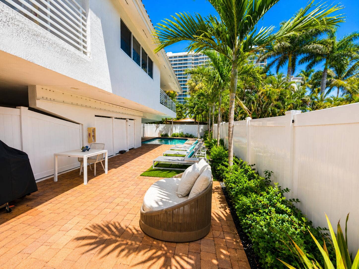 902 PALM Avenue, #3, Boca Raton, FL 33432 CAB6FFE2-D97F-4973-B1FD-474770991BD5