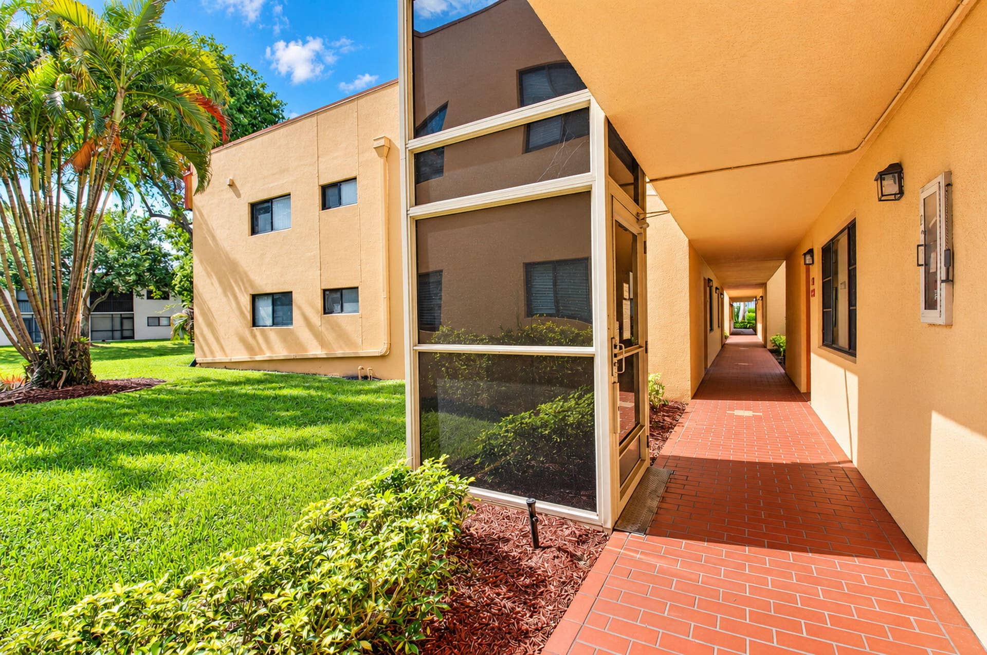 15216 Lakes Of Delray Boulevard, #155, Delray Beach, FL 33484 3-web-or-mls-DSC_2945(1)