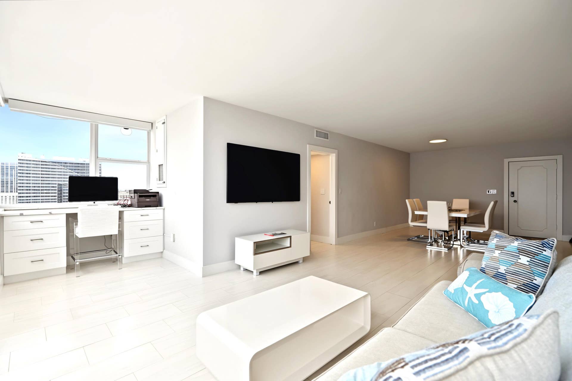 3003 TERRAMAR Street, #1701, Fort Lauderdale, FL 33304 LIVING ROOM